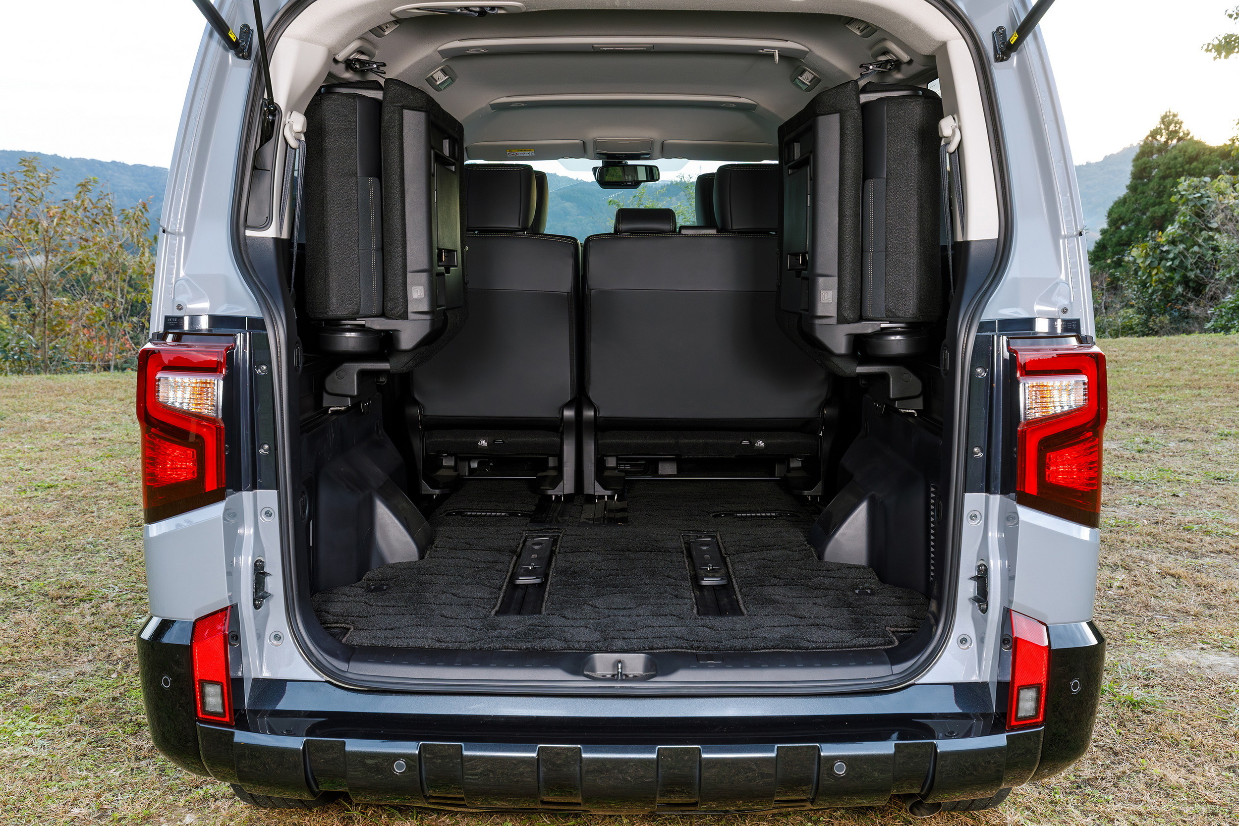 2026 Mitsubishi Delica D5 - Japan (15)