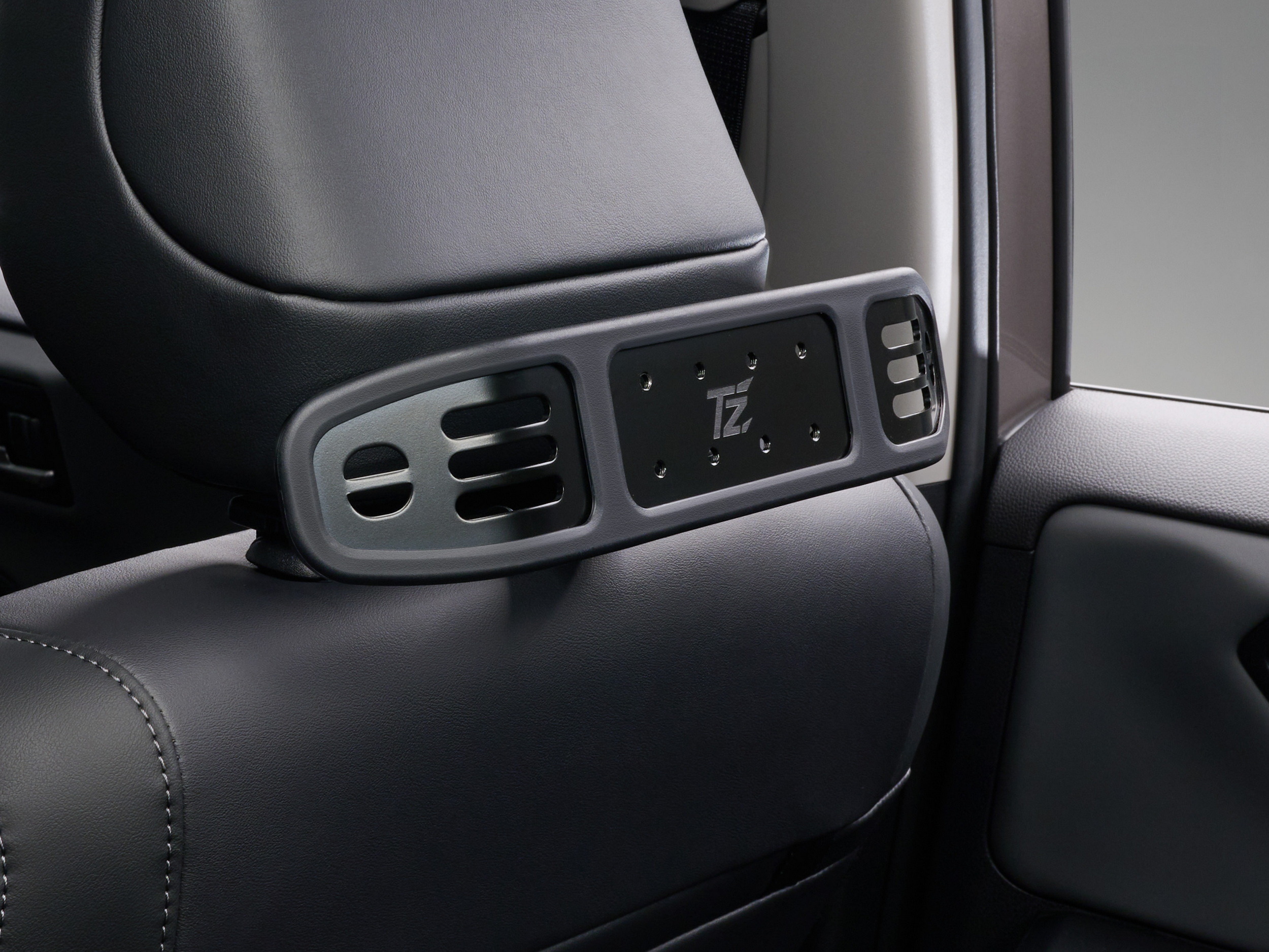 Toyota RAV4 Adventure Outdoor Package - Modellista (12)