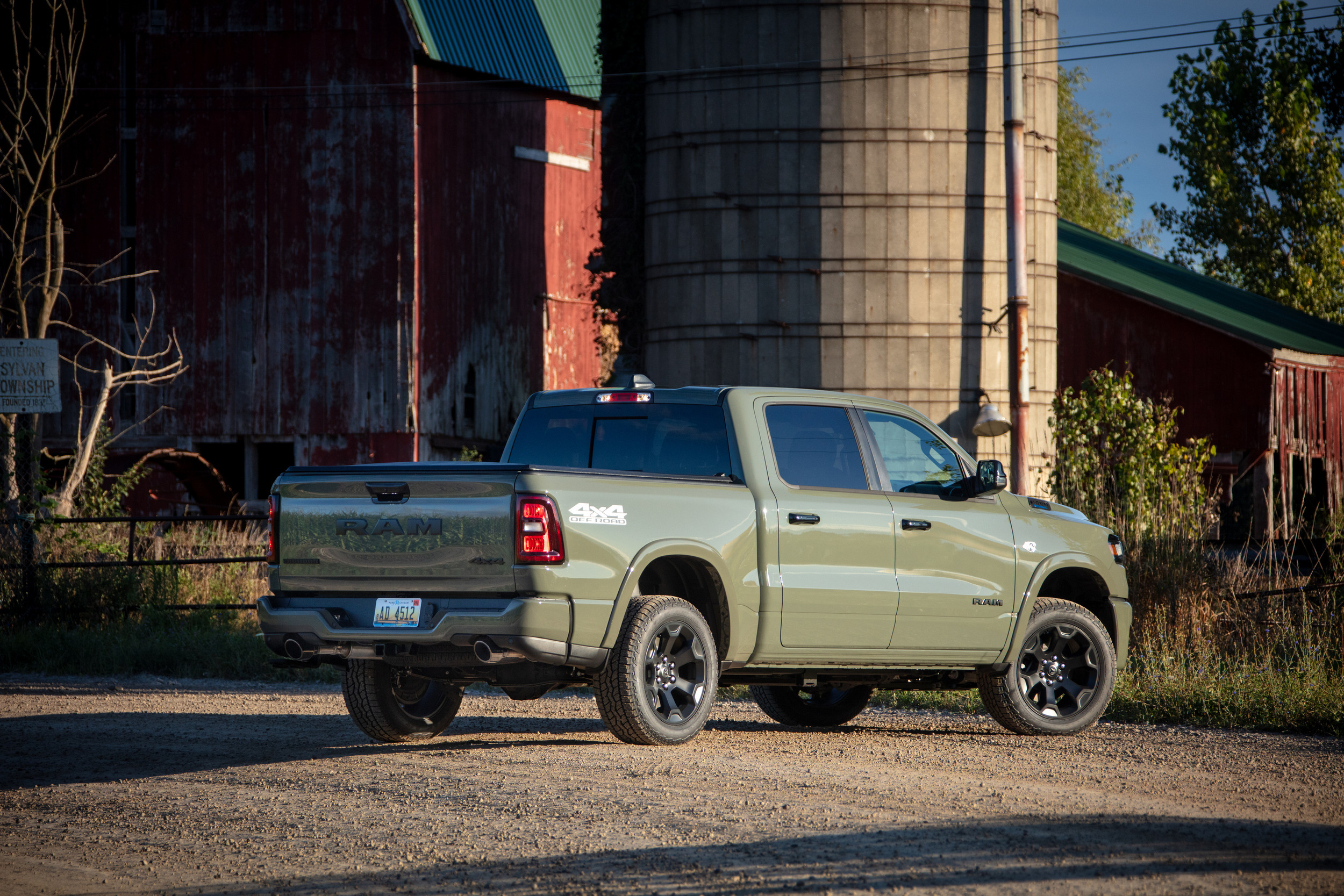 2026 Ram 1500 Hemi V8 1218 2