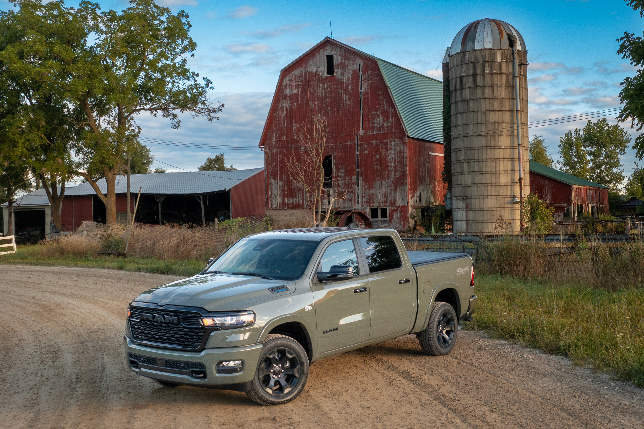 2026 Ram 1500 Hemi V8 1218 3
