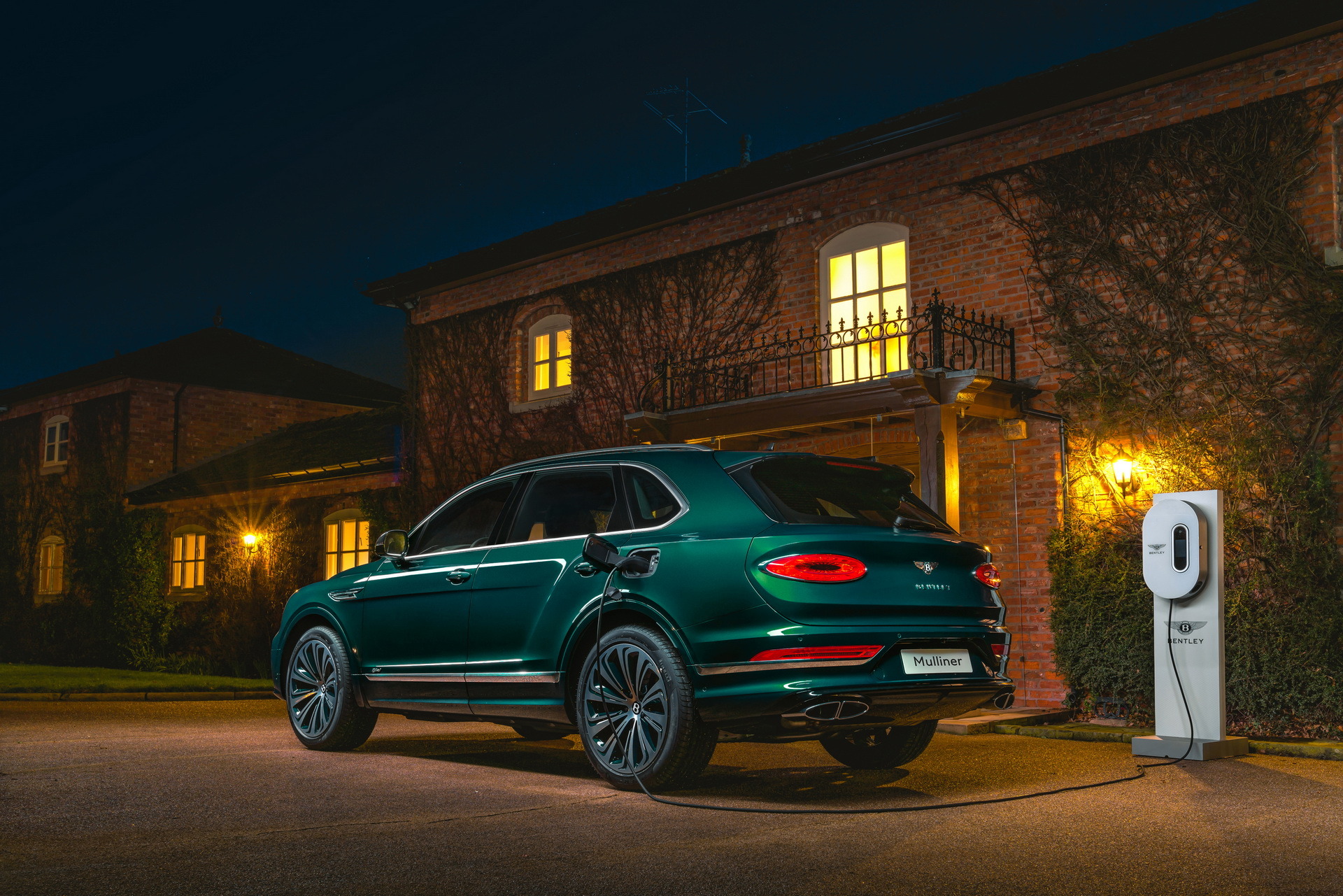 Bentley-Bentayga-Hybrid-Mulliner-01