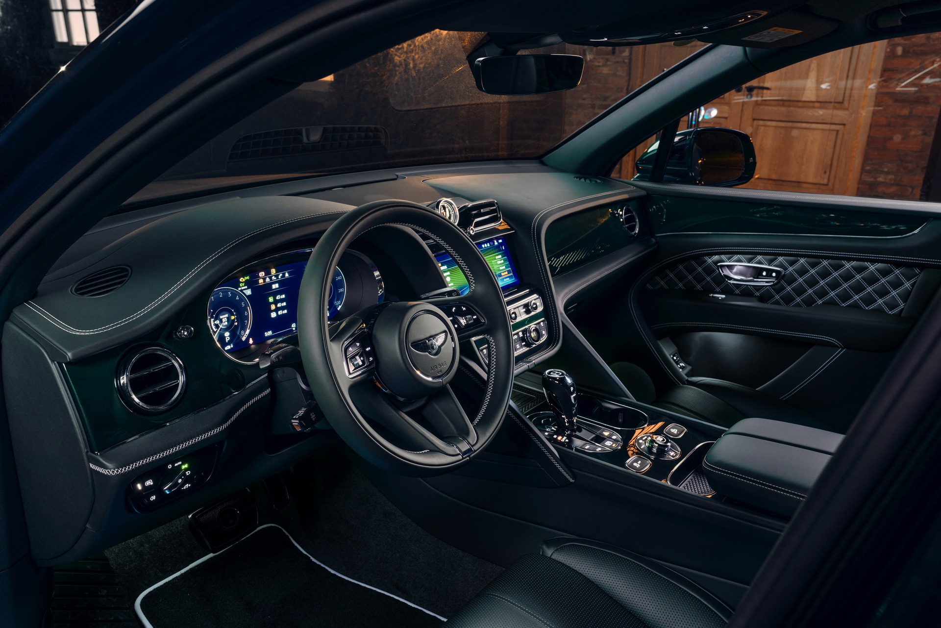 Bentley-Bentayga-Hybrid-Mulliner-05