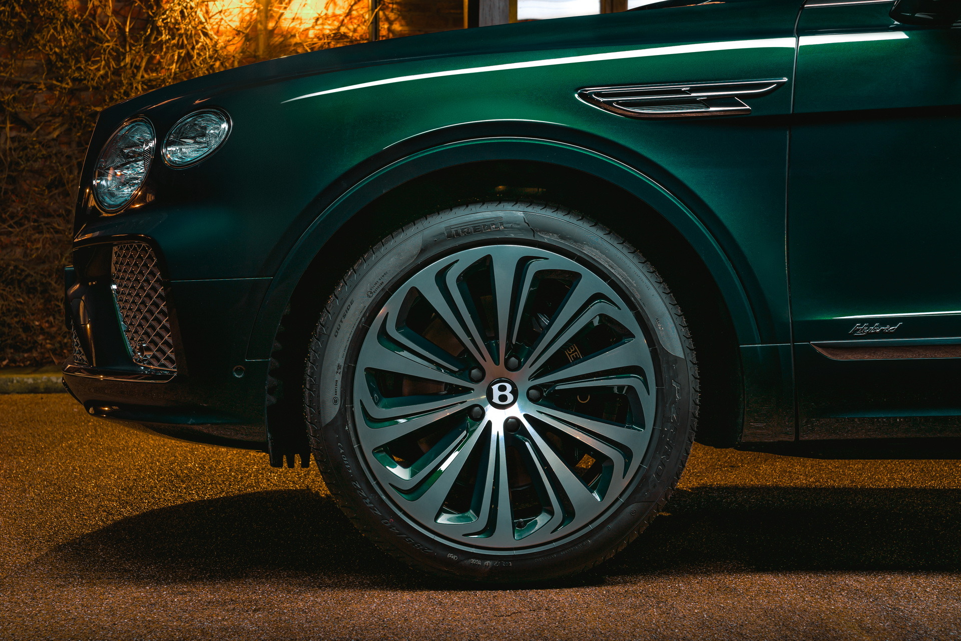 Bentley-Bentayga-Hybrid-Mulliner-08