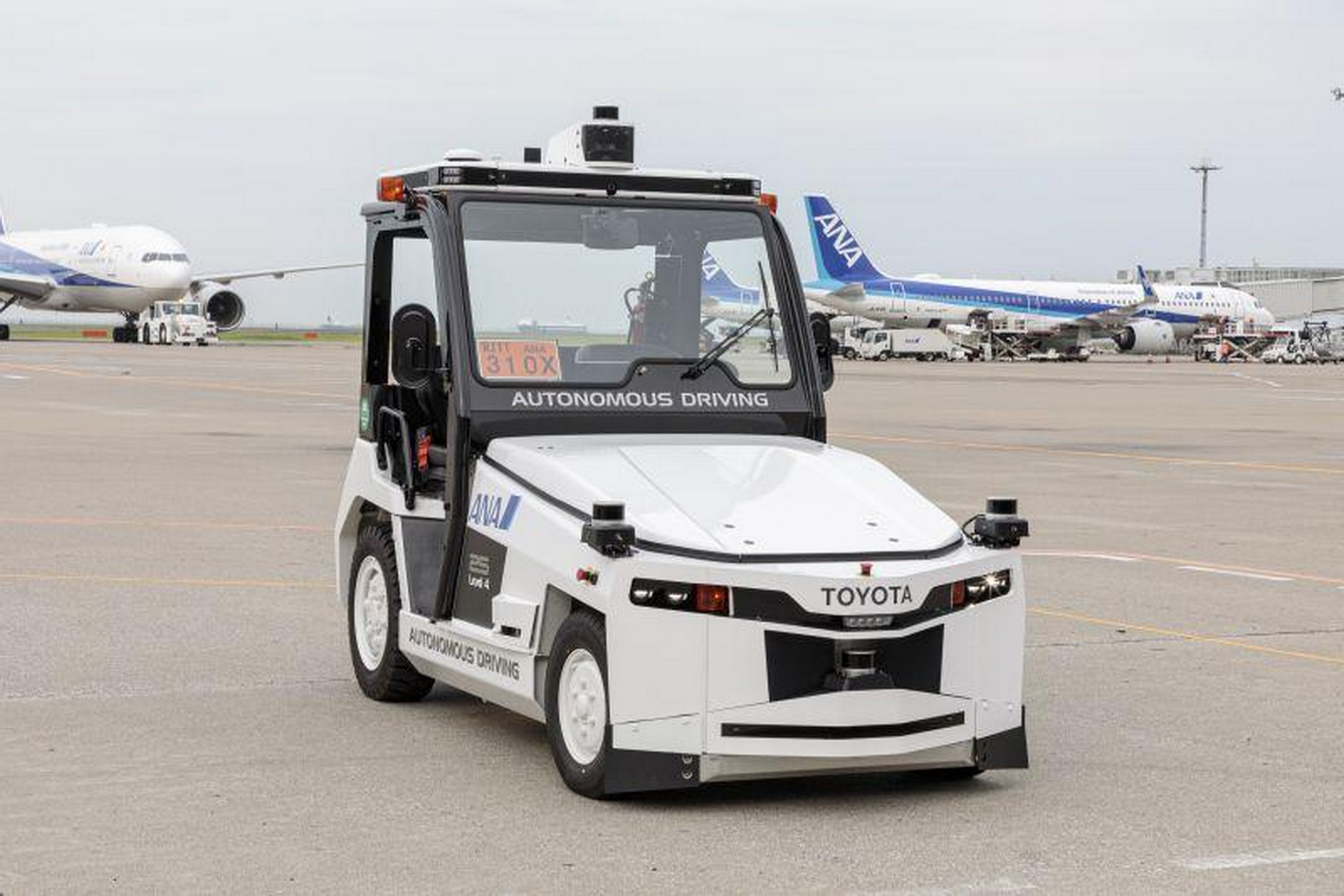 Toyota Autonomous Towing Tractor (6)