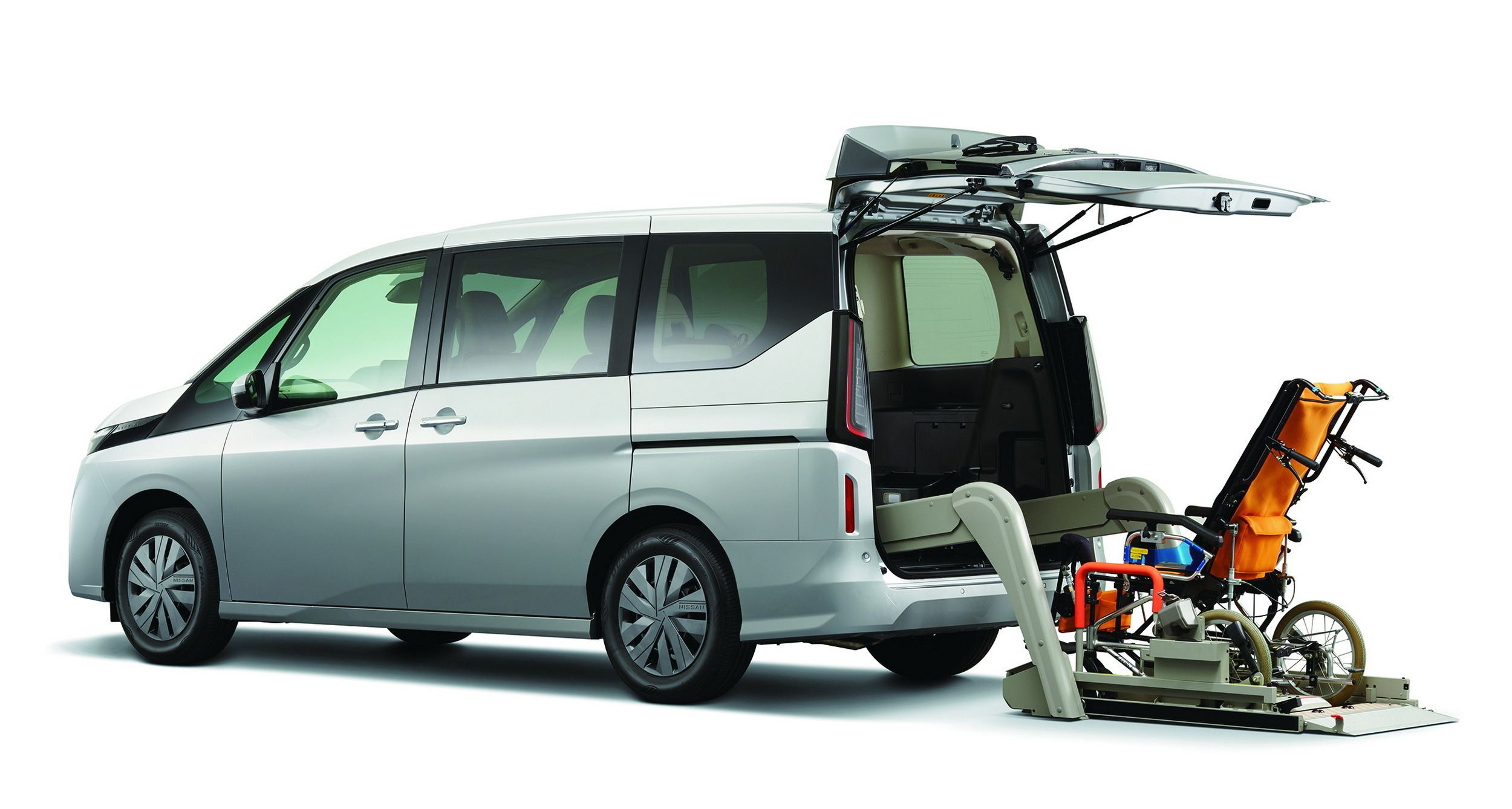 2026 Nissan Serena (19)