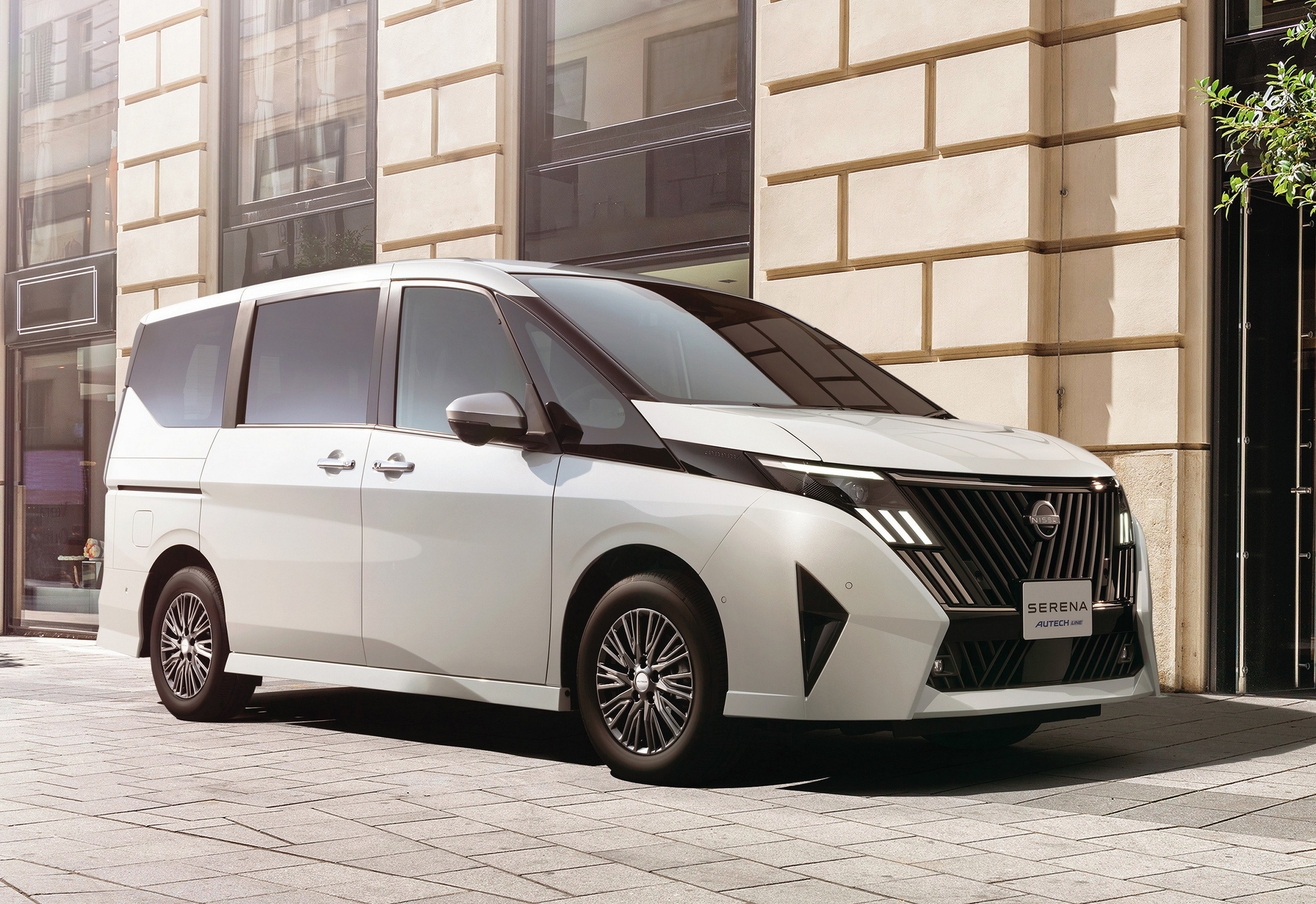 2026 Nissan Serena (4)