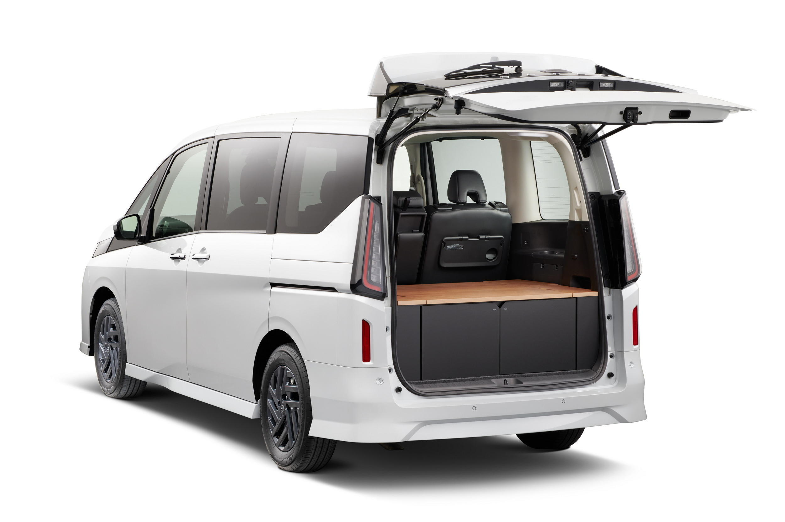 2026 Nissan Serena Muti-Bed (1)