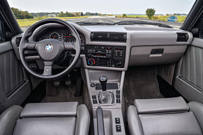 P90236344_highRes_the-bmw-m3-convertib