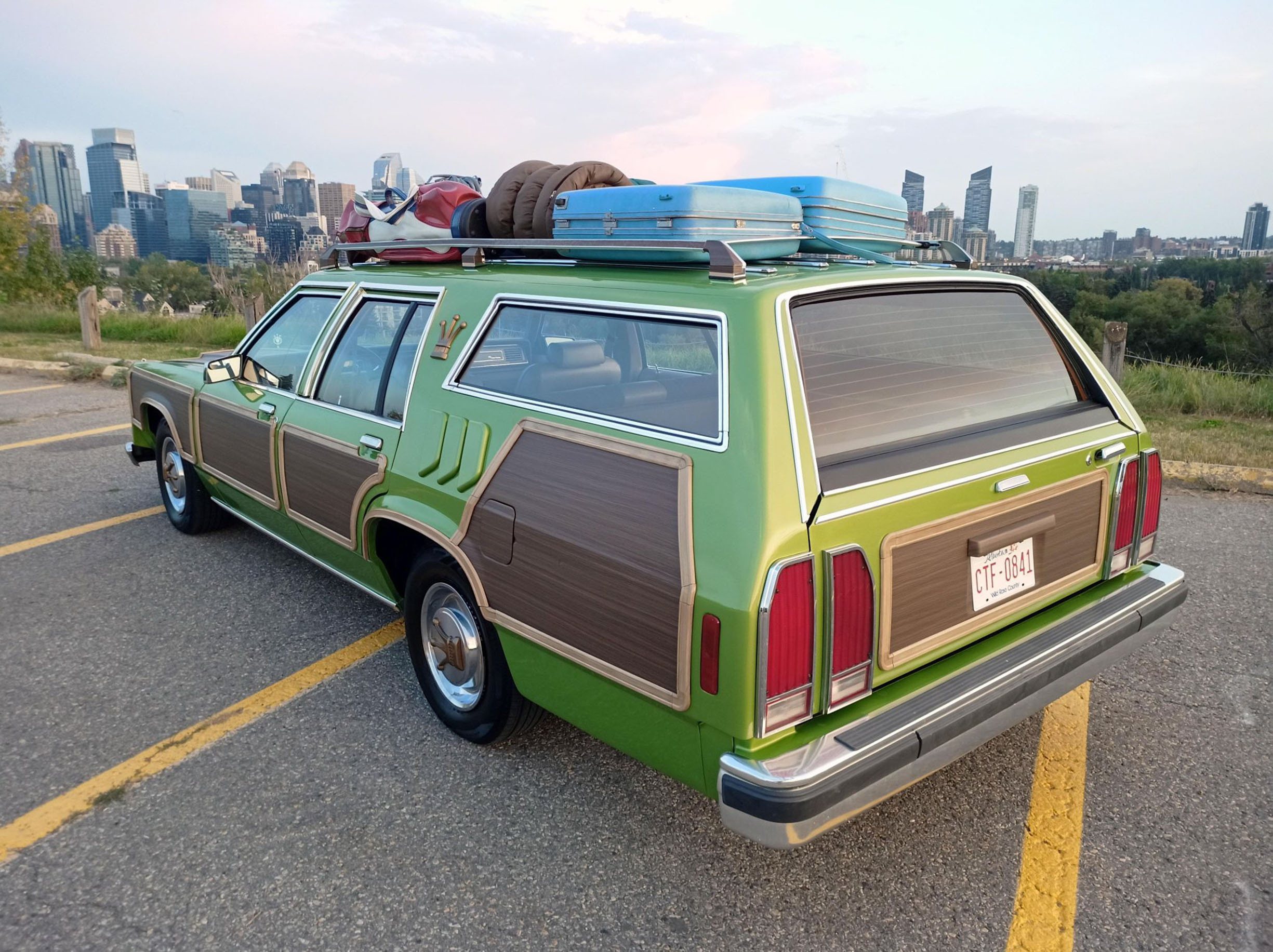 1989 Ford Country Squire BaT 00001