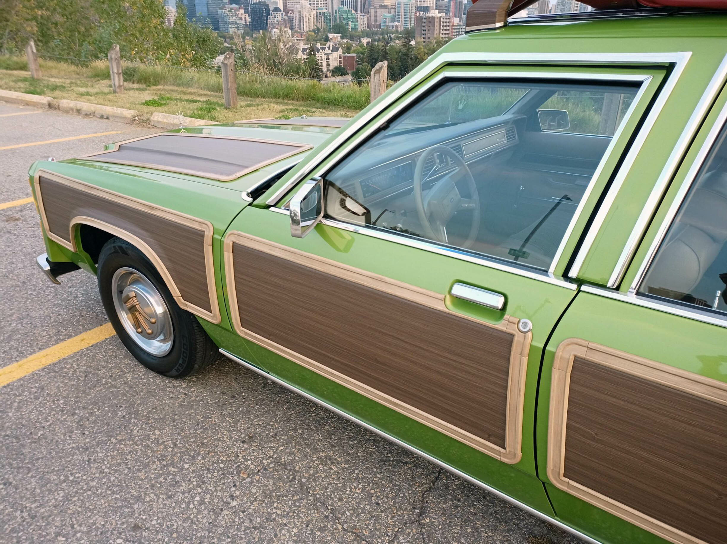 1989 Ford Country Squire BaT 00005
