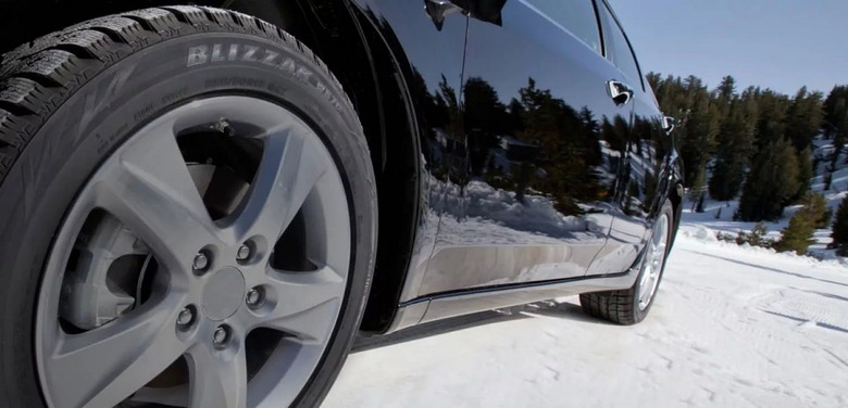 winter-snow-tires-vs-hero-learn-na-bst-web-consumer