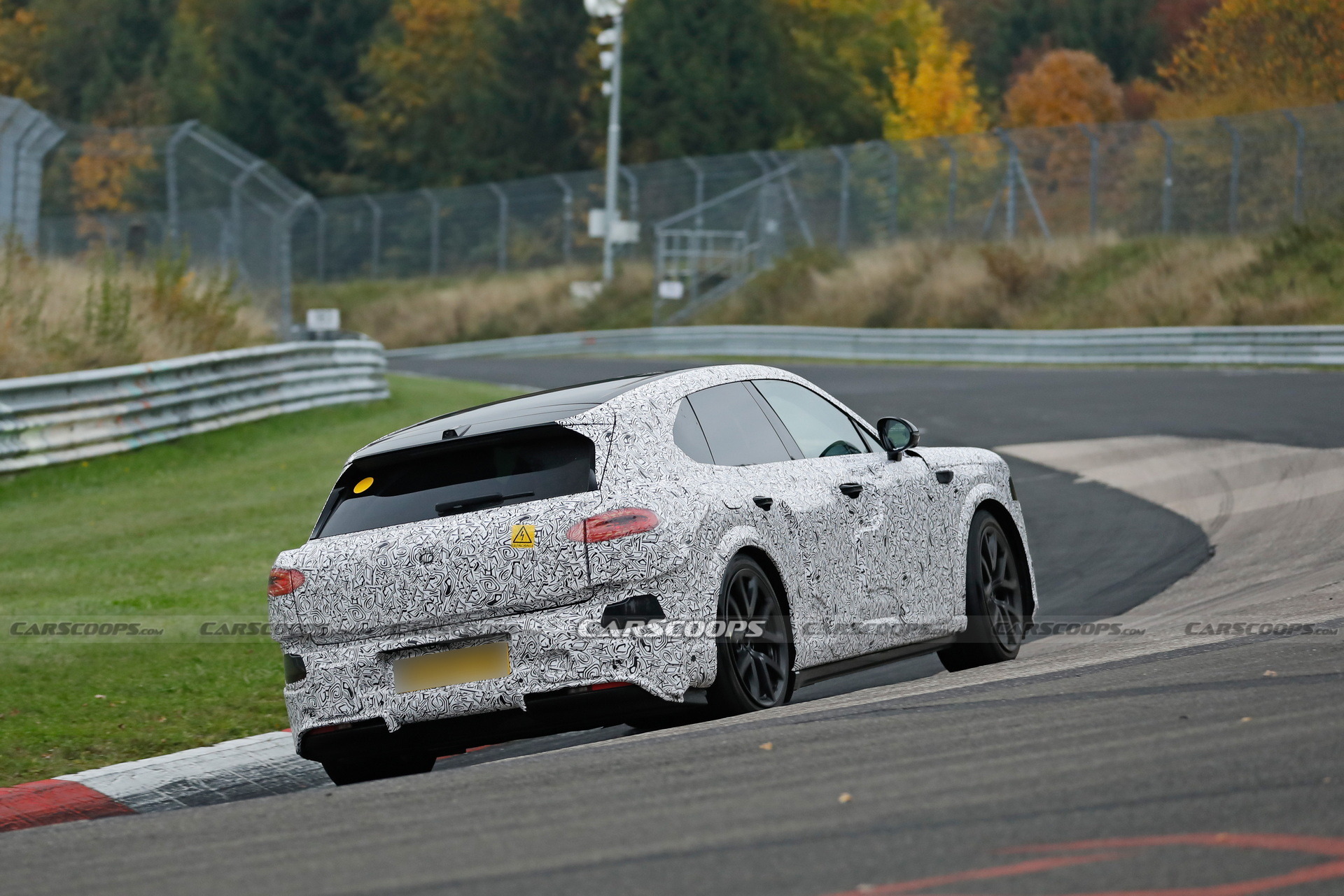 Bentley Urban SUV Nurburgring - 6