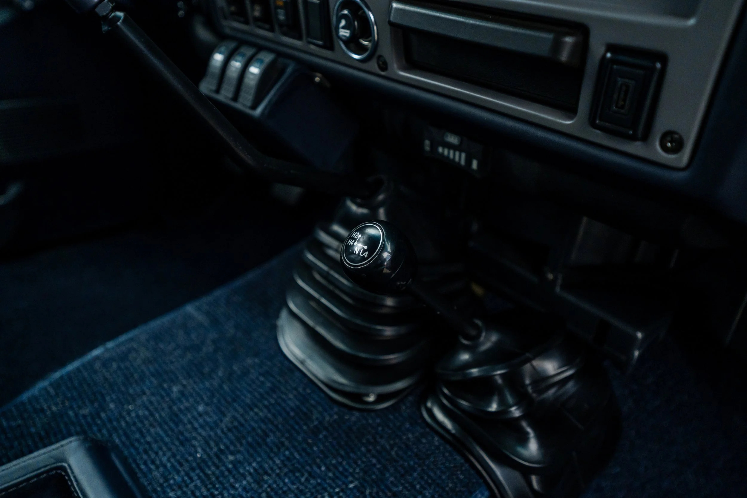 Toyota Land Cruiser FJ60 - 29