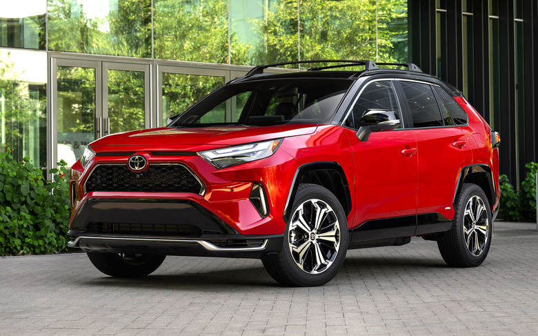 2025_Toyota_RAV4_PHEV_XSE_SupersonicRed_0002 copy
