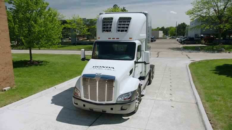 Honda_to_Debut_Class_8_Hydrogen_Fuel_Cell_Truck_Concept_at_ACT_Expo_2024
