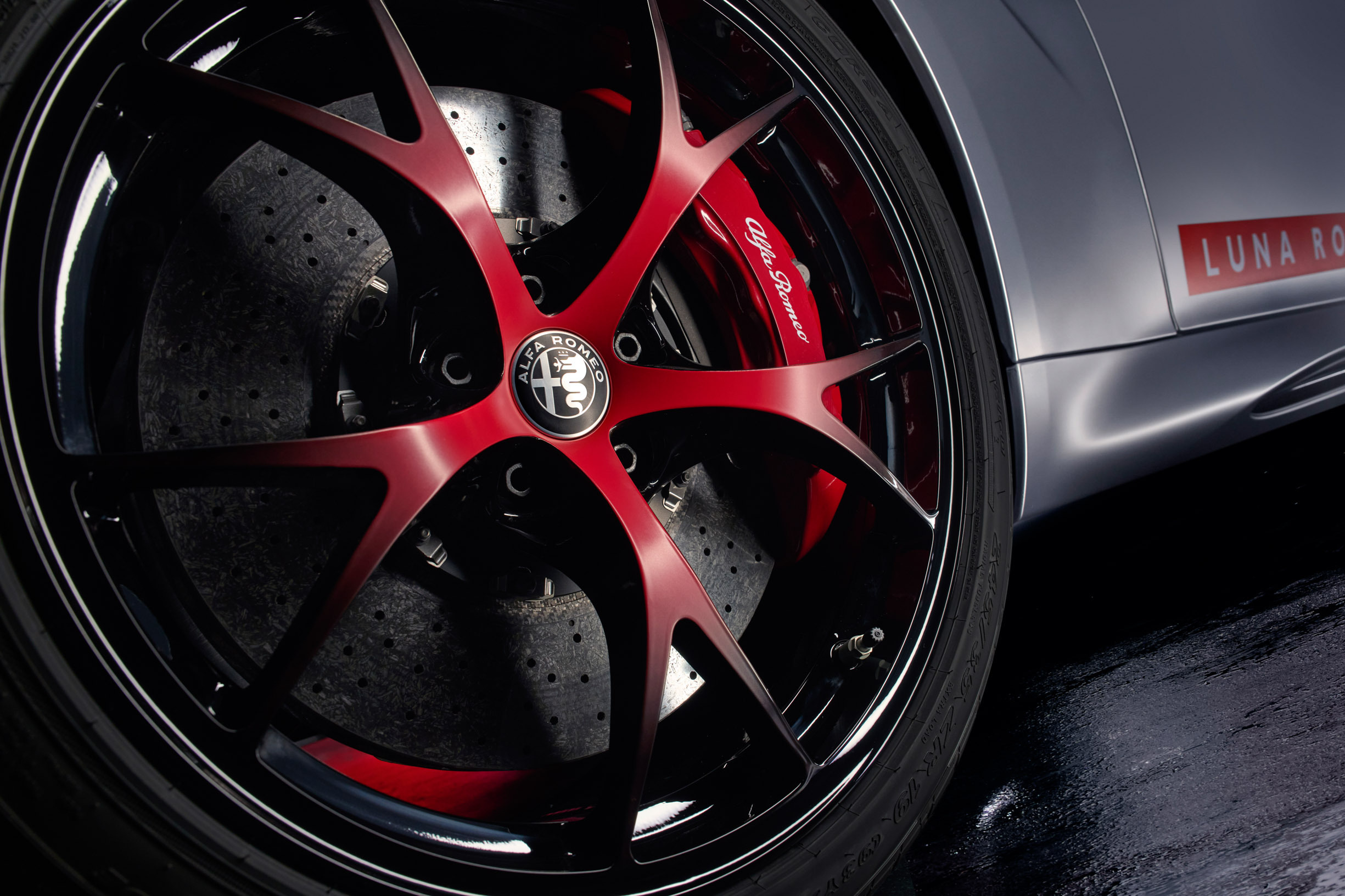 Alfa Romeo Giulia Quadrifoglio Luna Rossa 00010