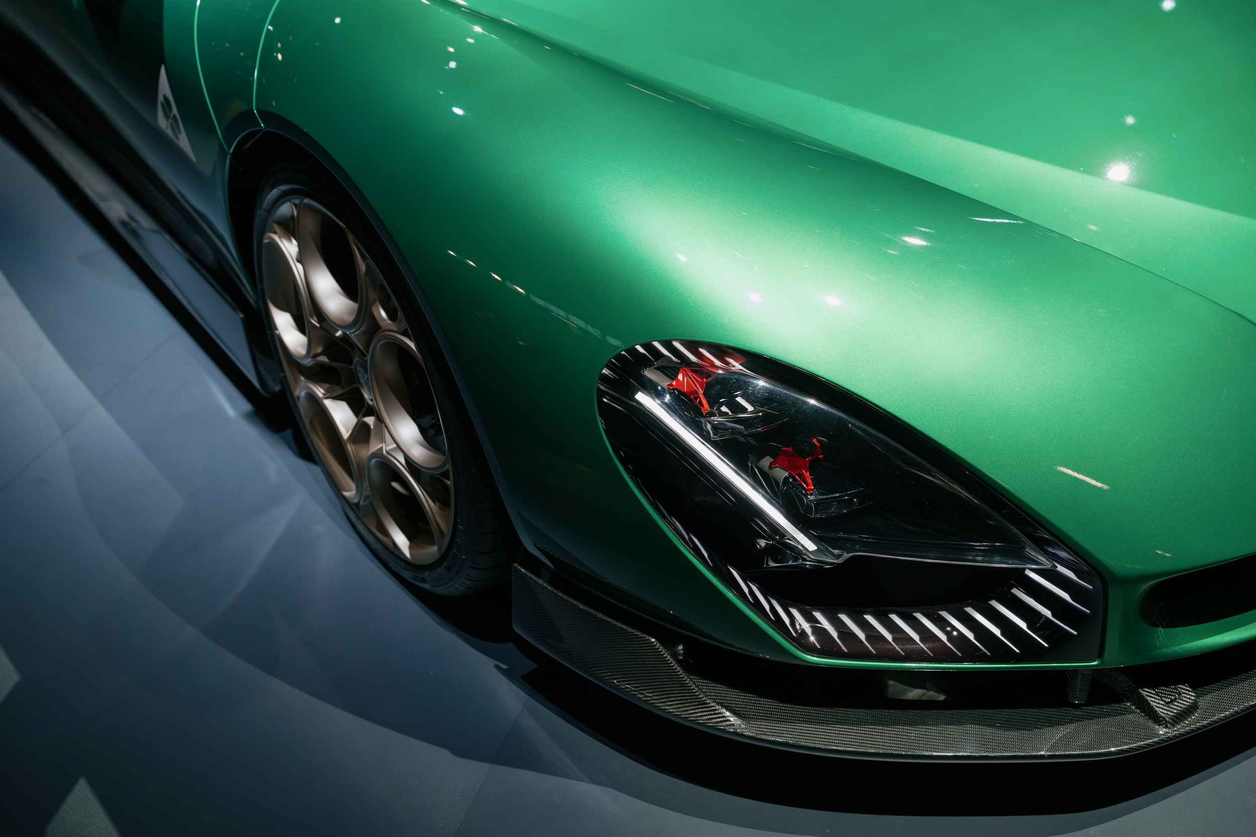 BOTTEGAFUORISERIE_UltimateSupercarGarage_Alfa Romeo 33 Stradale (7)