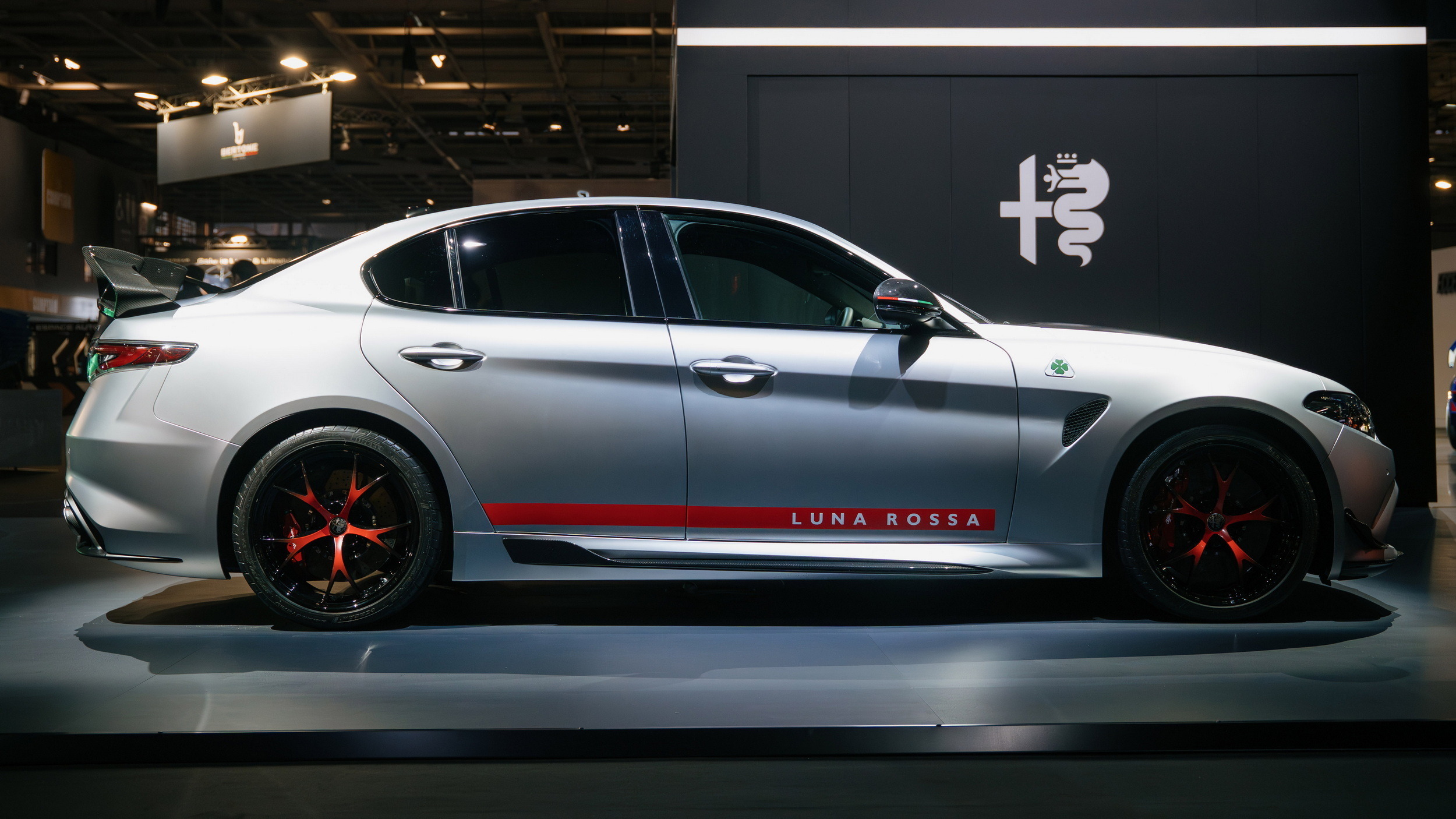 BOTTEGAFUORISERIE_UltimateSupercarGarage_Alfa Romeo Giulia Quadrifoglio Luna Rossa (4) copy