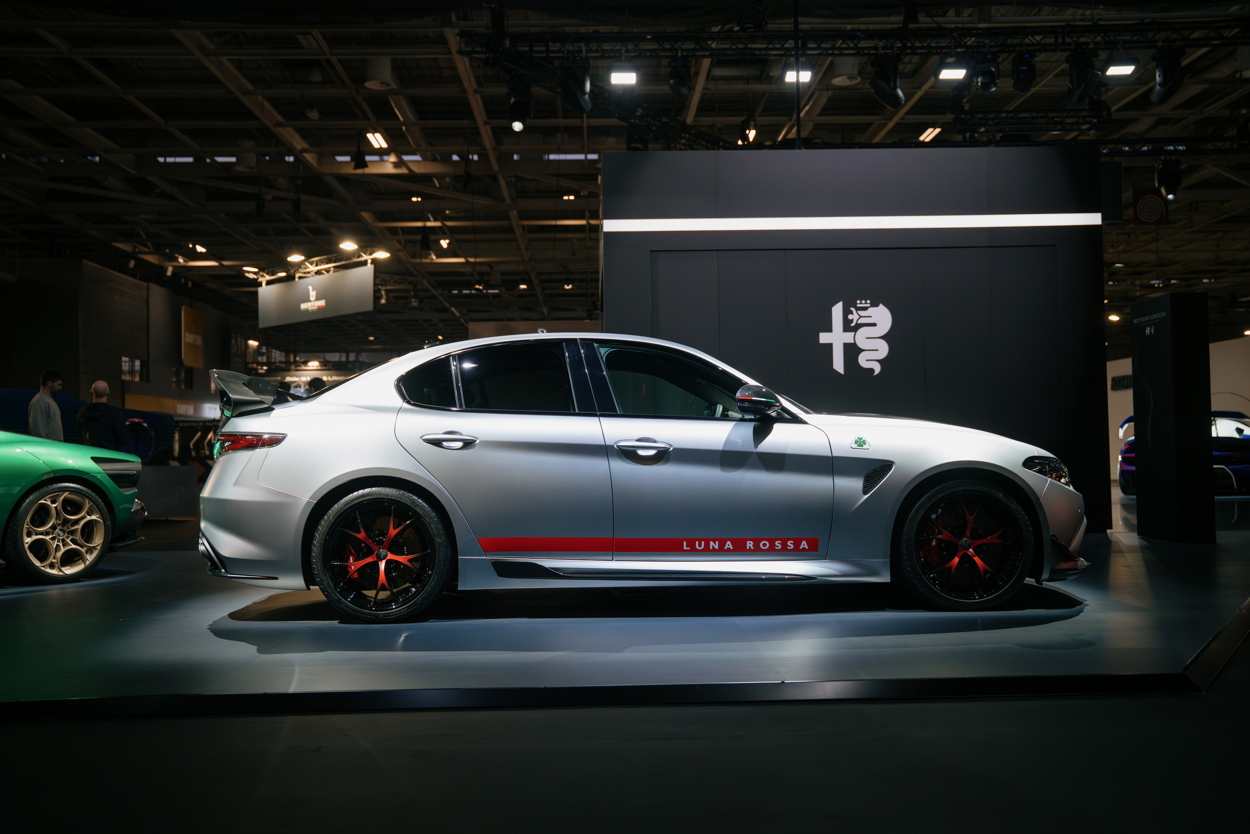 BOTTEGAFUORISERIE_UltimateSupercarGarage_Alfa Romeo Giulia Quadrifoglio Luna Rossa (4)