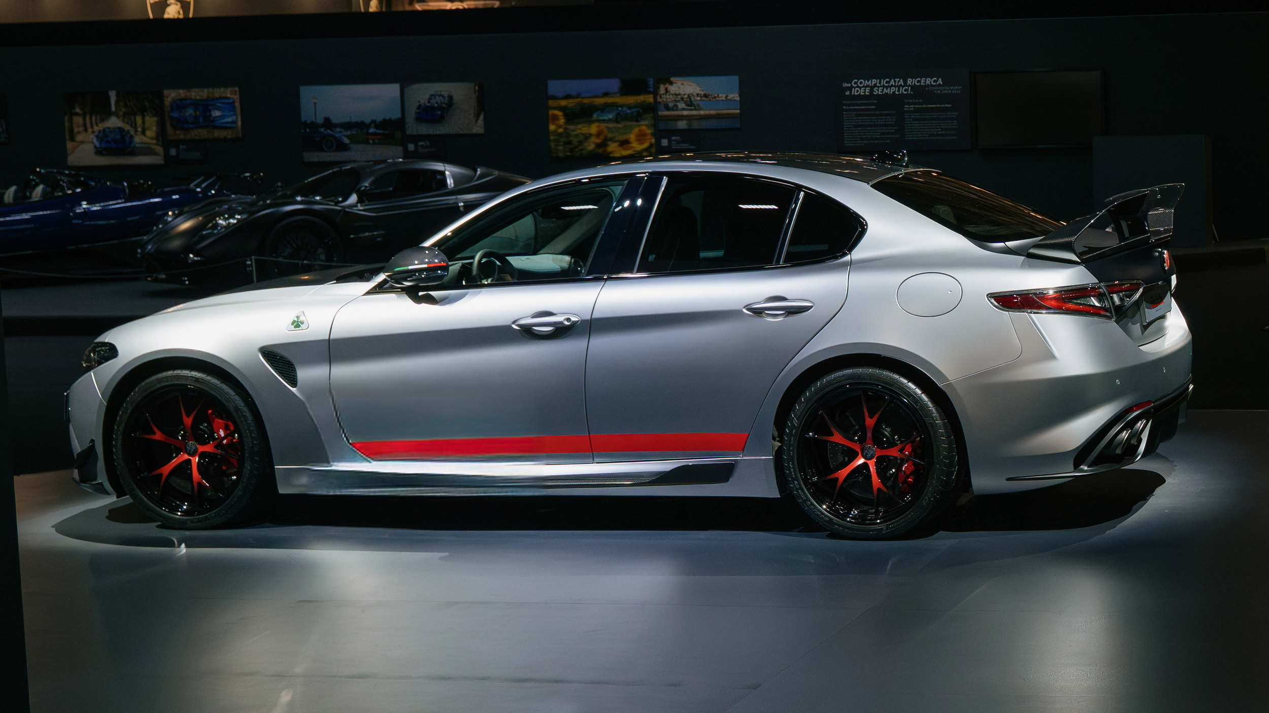 BOTTEGAFUORISERIE_UltimateSupercarGarage_Alfa Romeo Giulia Quadrifoglio Luna Rossa (5)