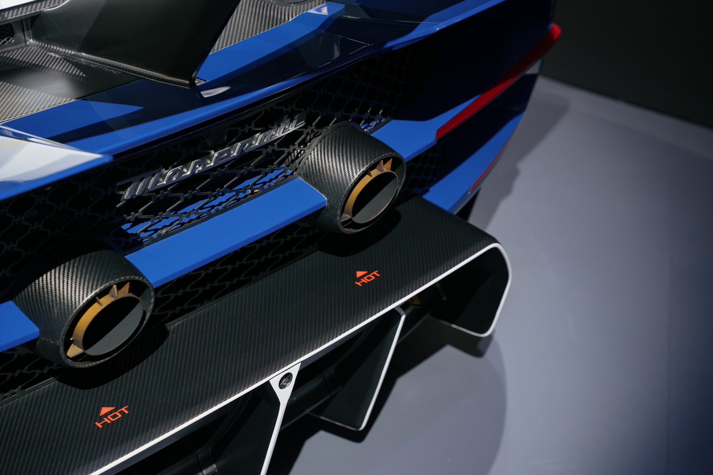 BOTTEGAFUORISERIE_UltimateSupercarGarage_Maserati MC20 GT2 Stradale (3)