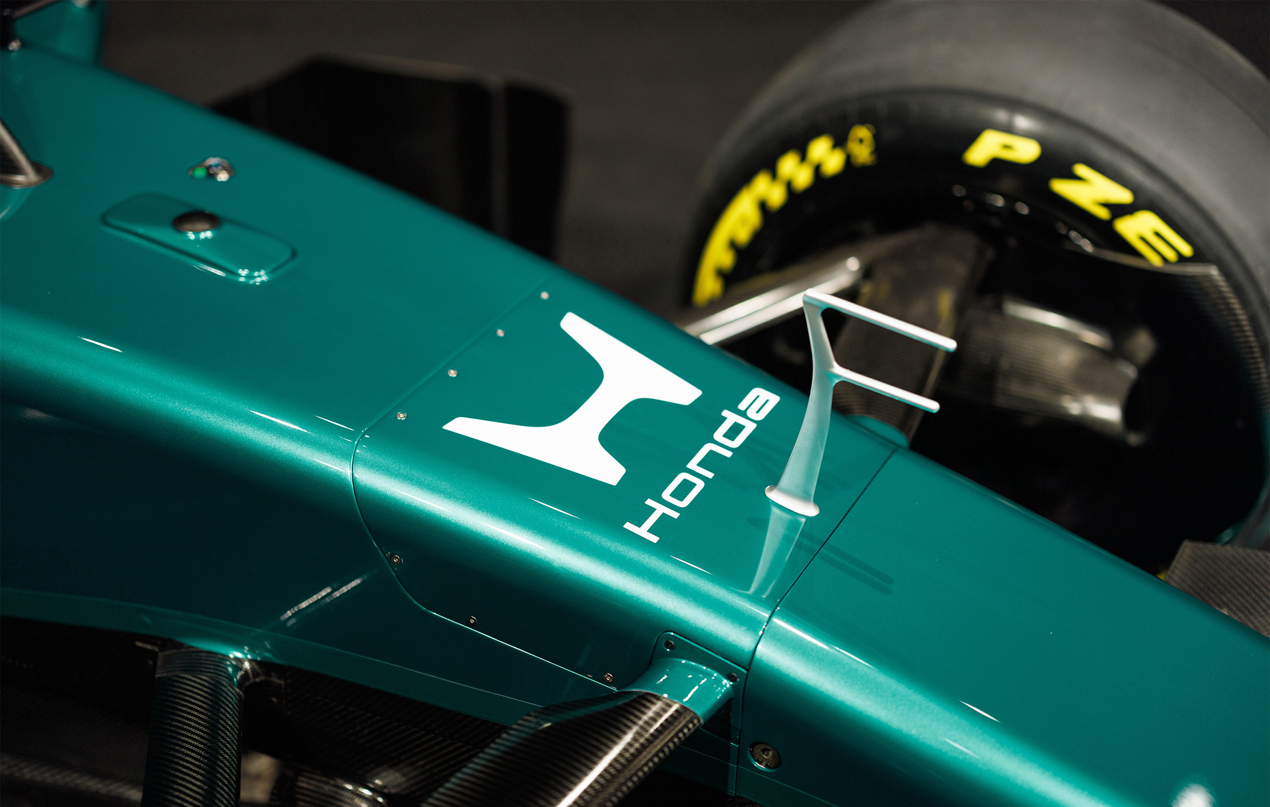 Honda-Aston-Martin-Road-Carc