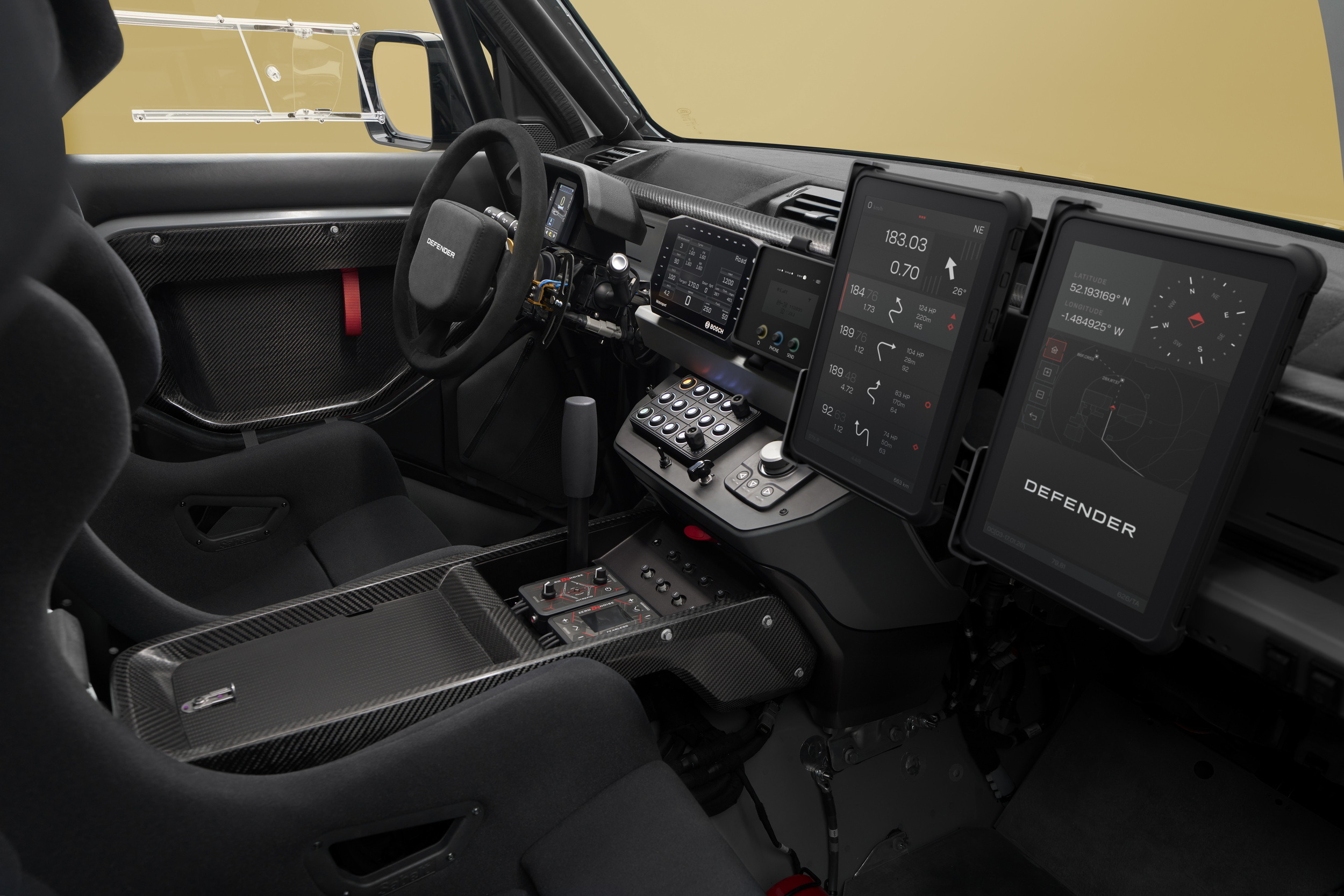 DEFENDER_DAKAR_D7X-R_INTERIOR_16X9
