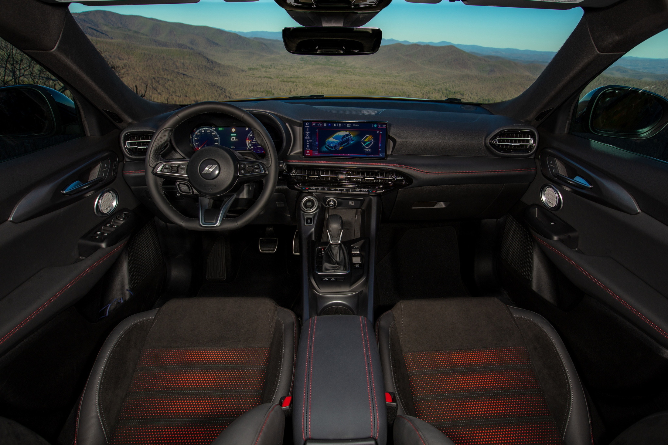 2024 Dodge Hornet 37