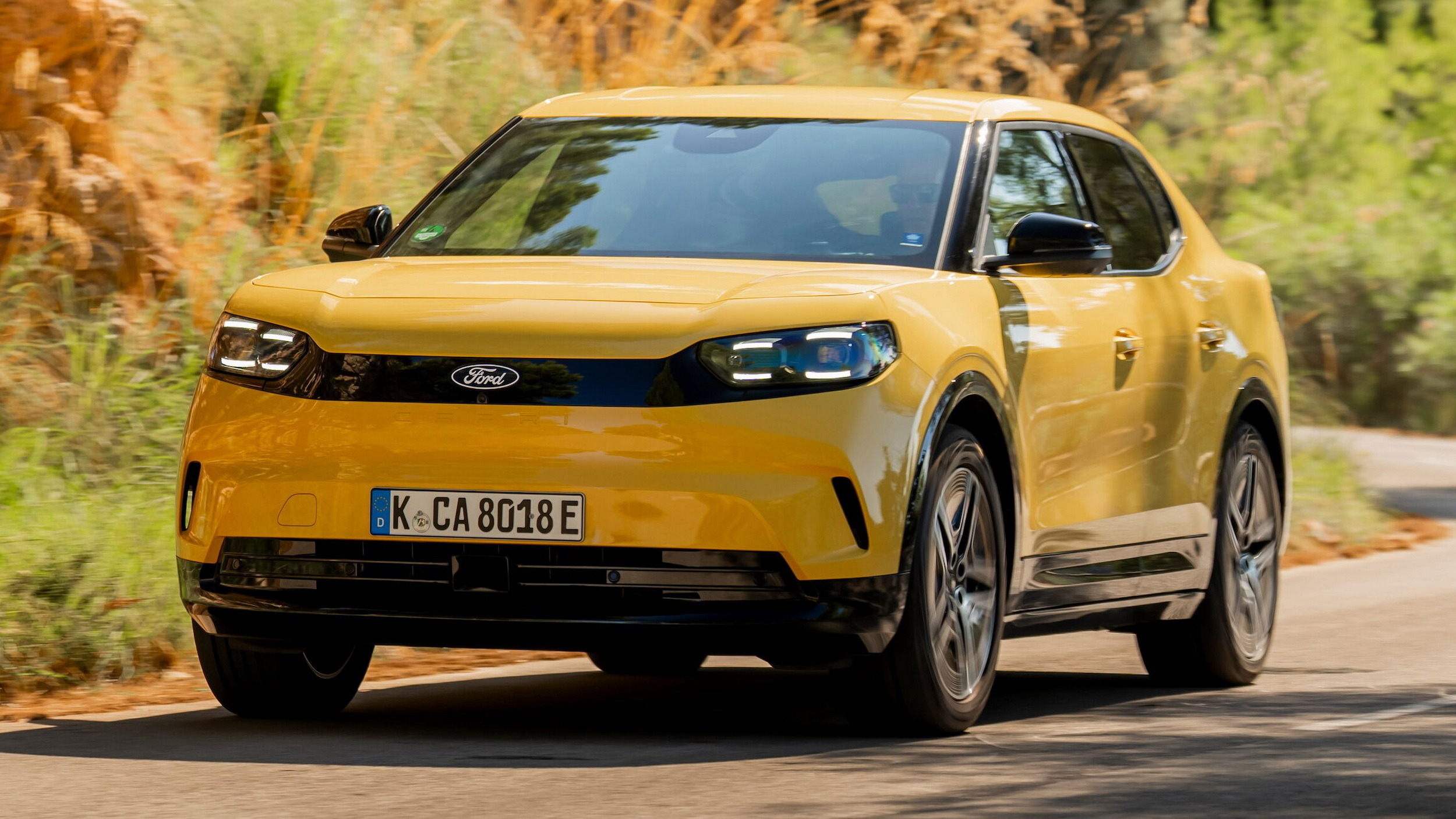 2026_Ford_Capri_Vivid_Yellow_Exterior_02 copy