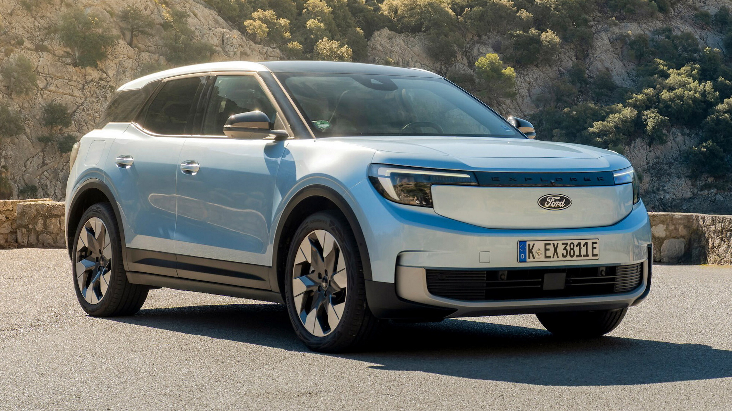 2026_Ford_Explorer_Arctic_Blue_Exterior_01 copy