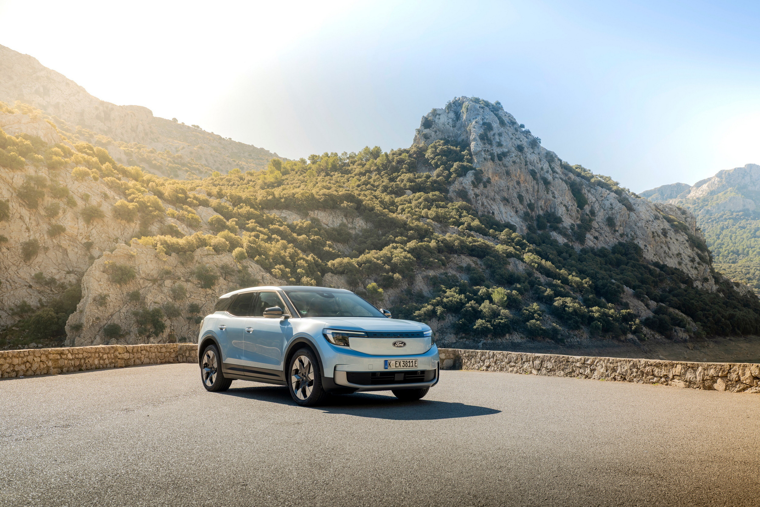2026_Ford_Explorer_Arctic_Blue_Exterior_01