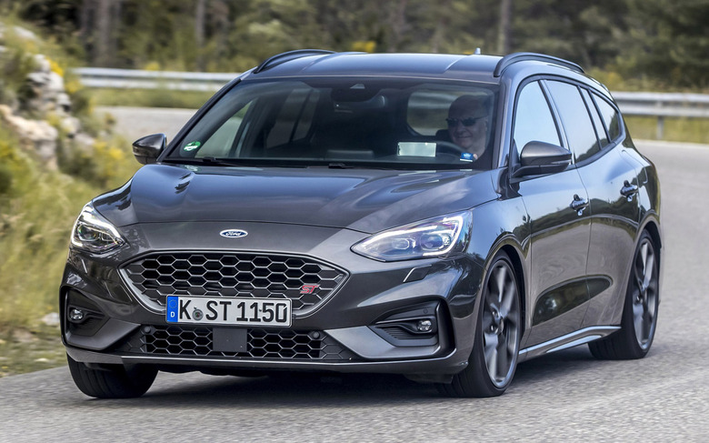 FORD_2019_FOCUS_ST_Wagon_Magnetic_22 copy