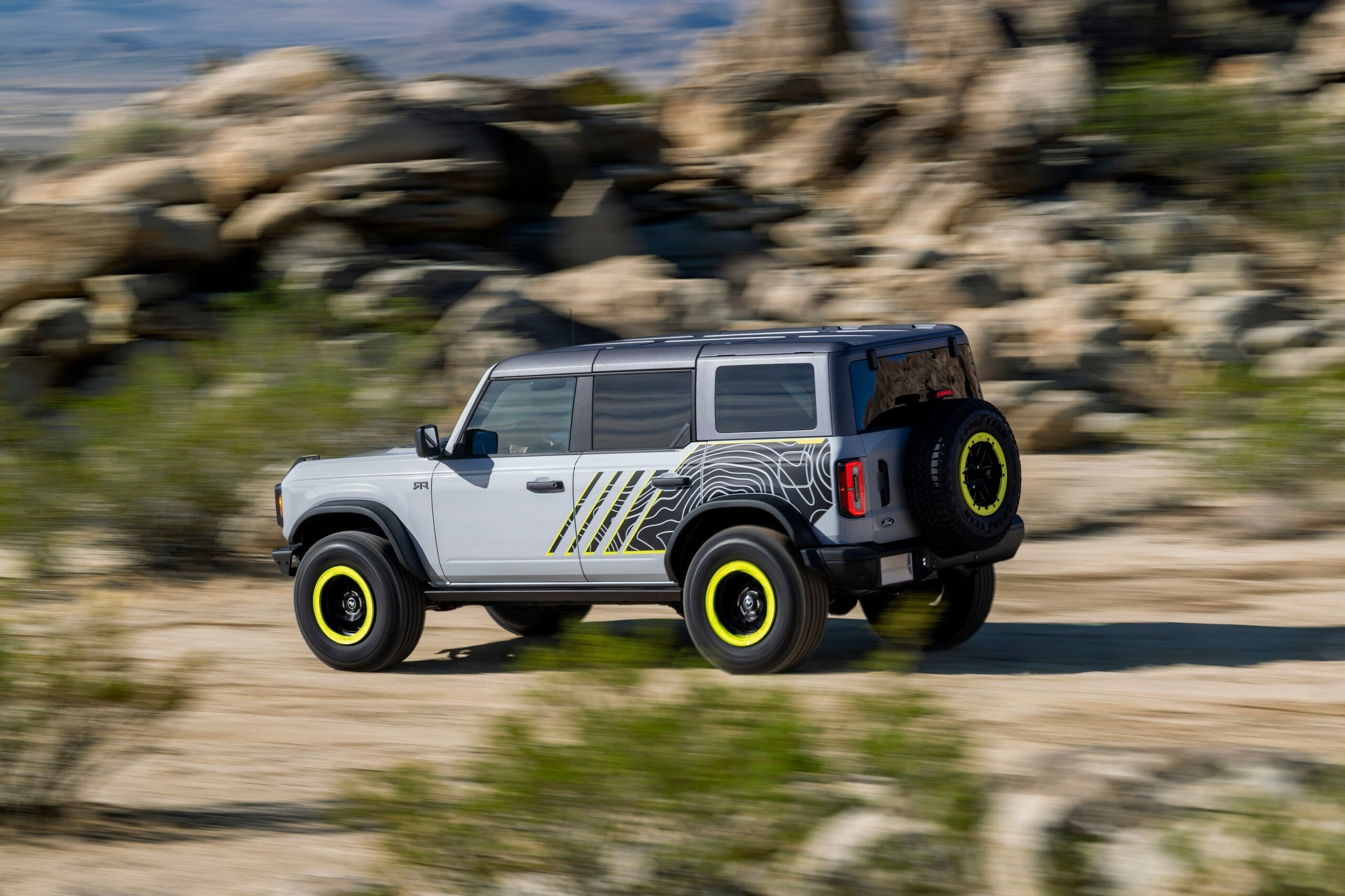 Ford Bronco RTR - 24