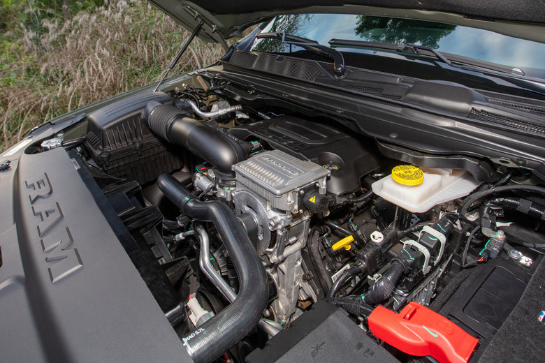 2026 Ram 1500 Hemi V8 1218 17