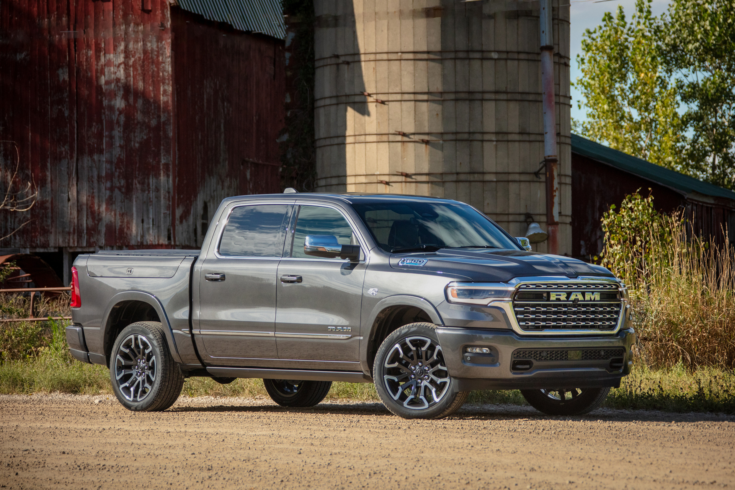 2026 Ram 1500 Hemi V8 1218 18
