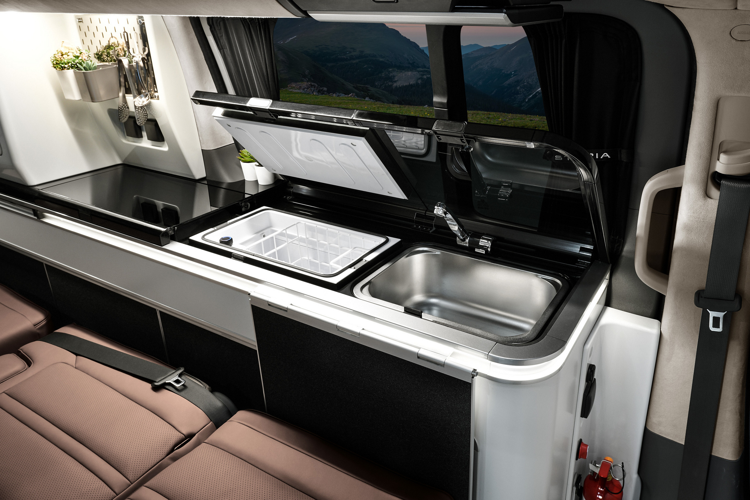 Hyundai Staria Camper Concept 121 12