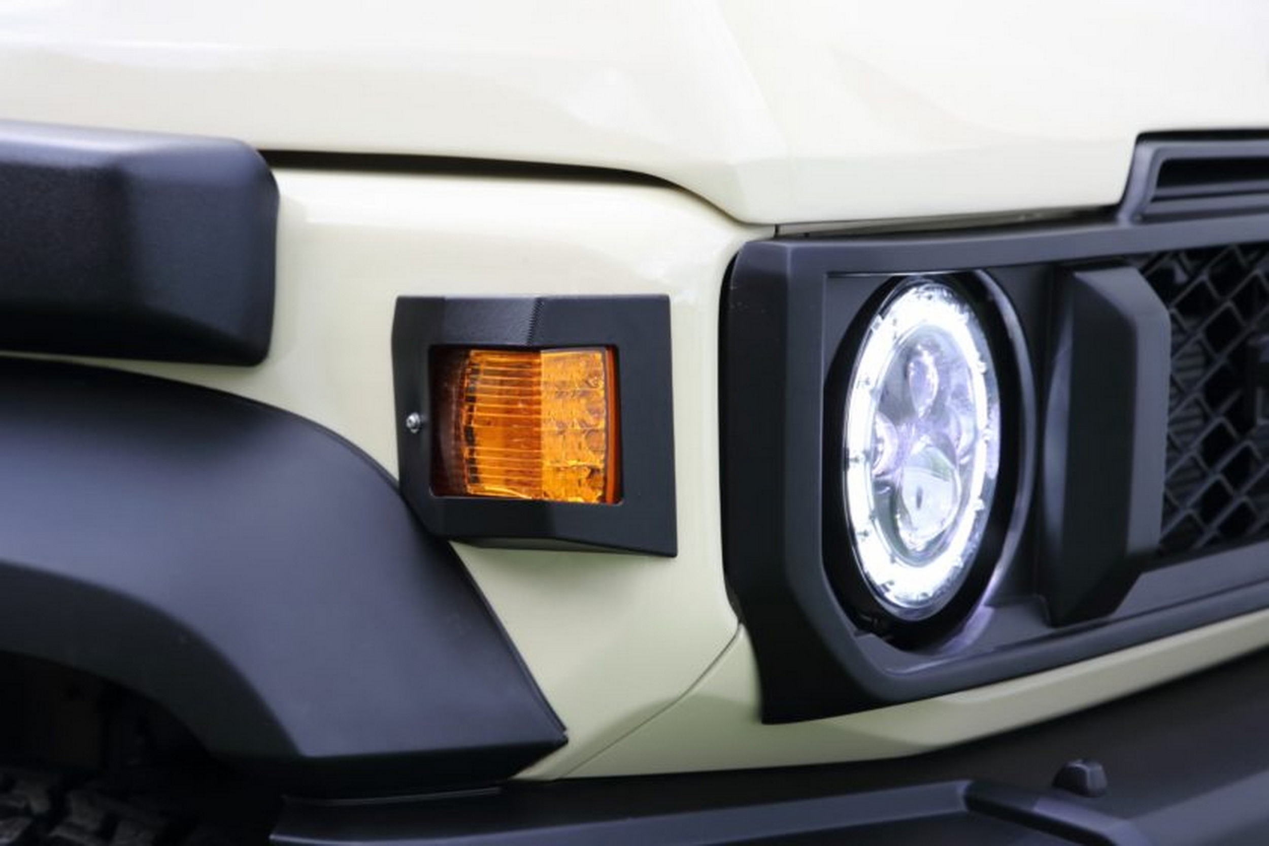 Suzuki Jimny - Toyota Land Cruiser - Beige (9)