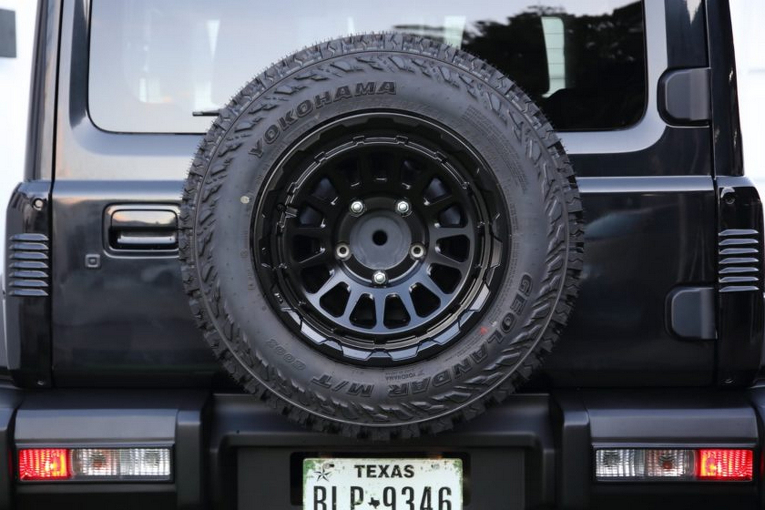 Suzuki Jimny - Toyota Land Cruiser - Black (12)