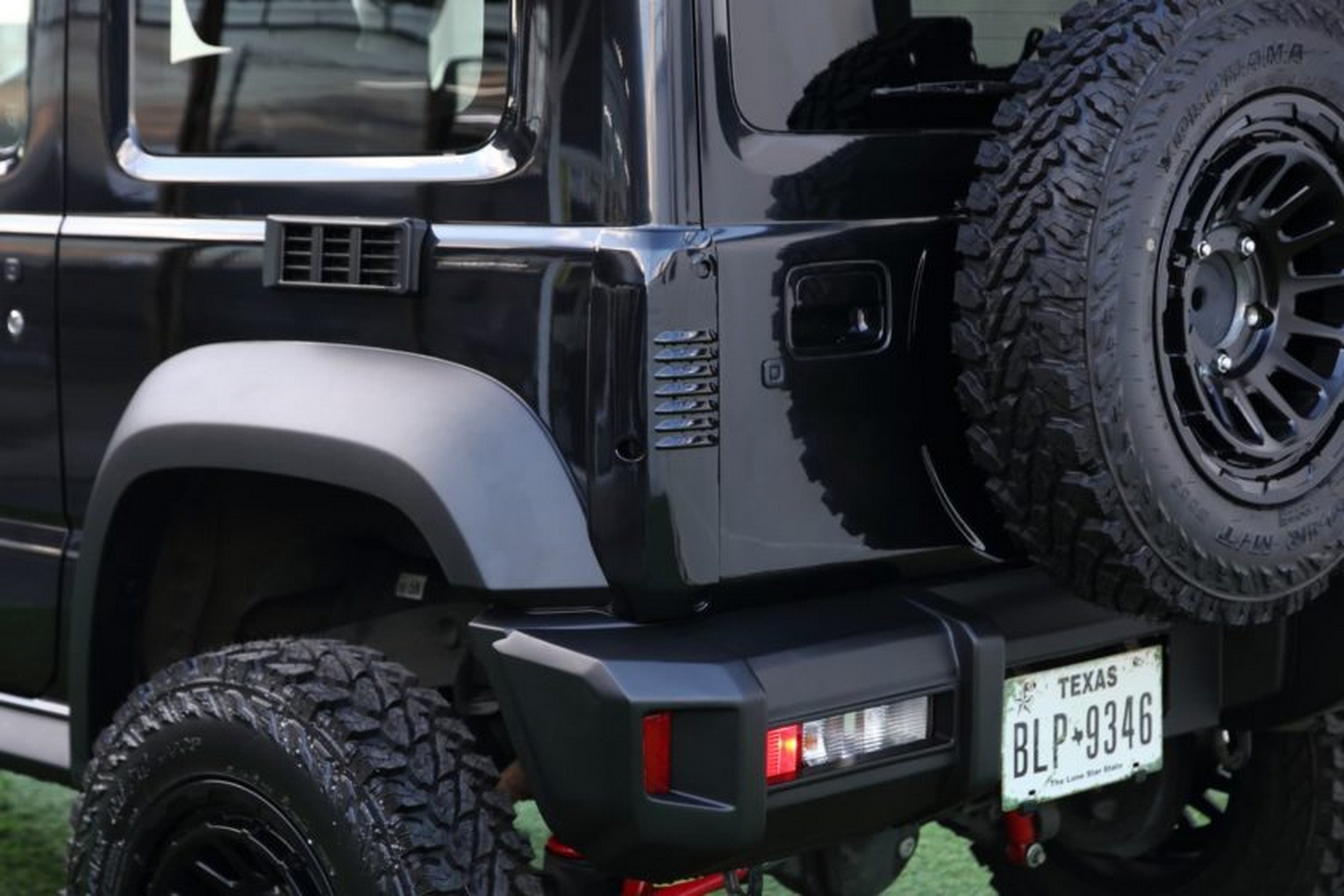 Suzuki Jimny - Toyota Land Cruiser - Black (13)