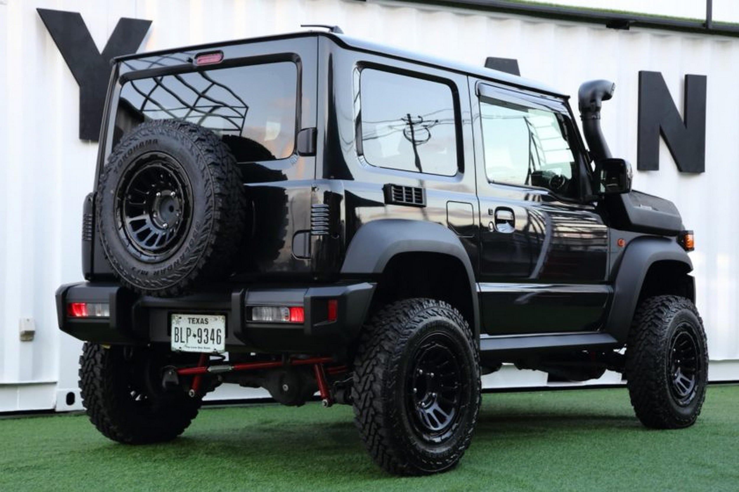 Suzuki Jimny - Toyota Land Cruiser - Black (20)