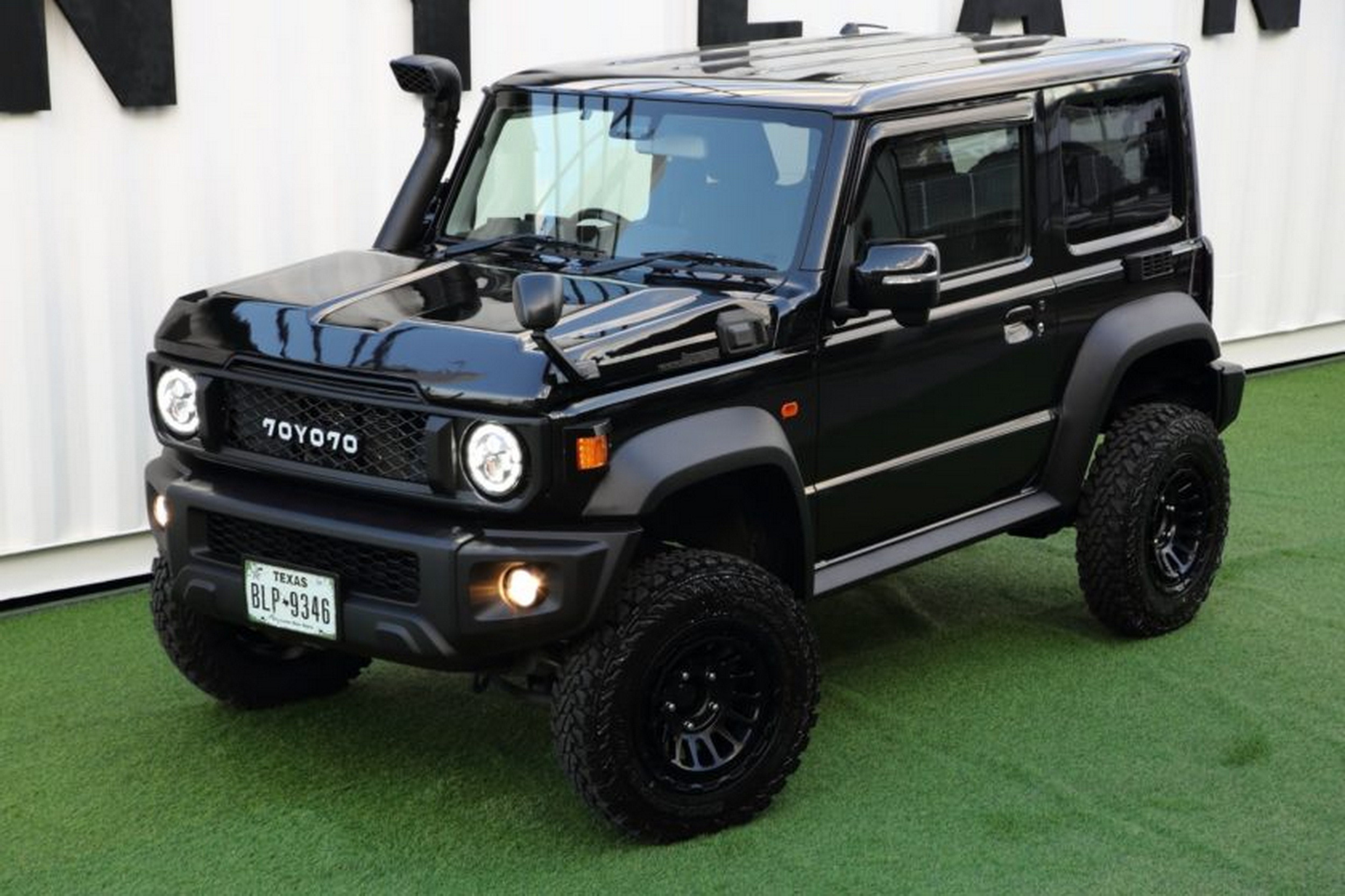 Suzuki Jimny - Toyota Land Cruiser - Black (4)