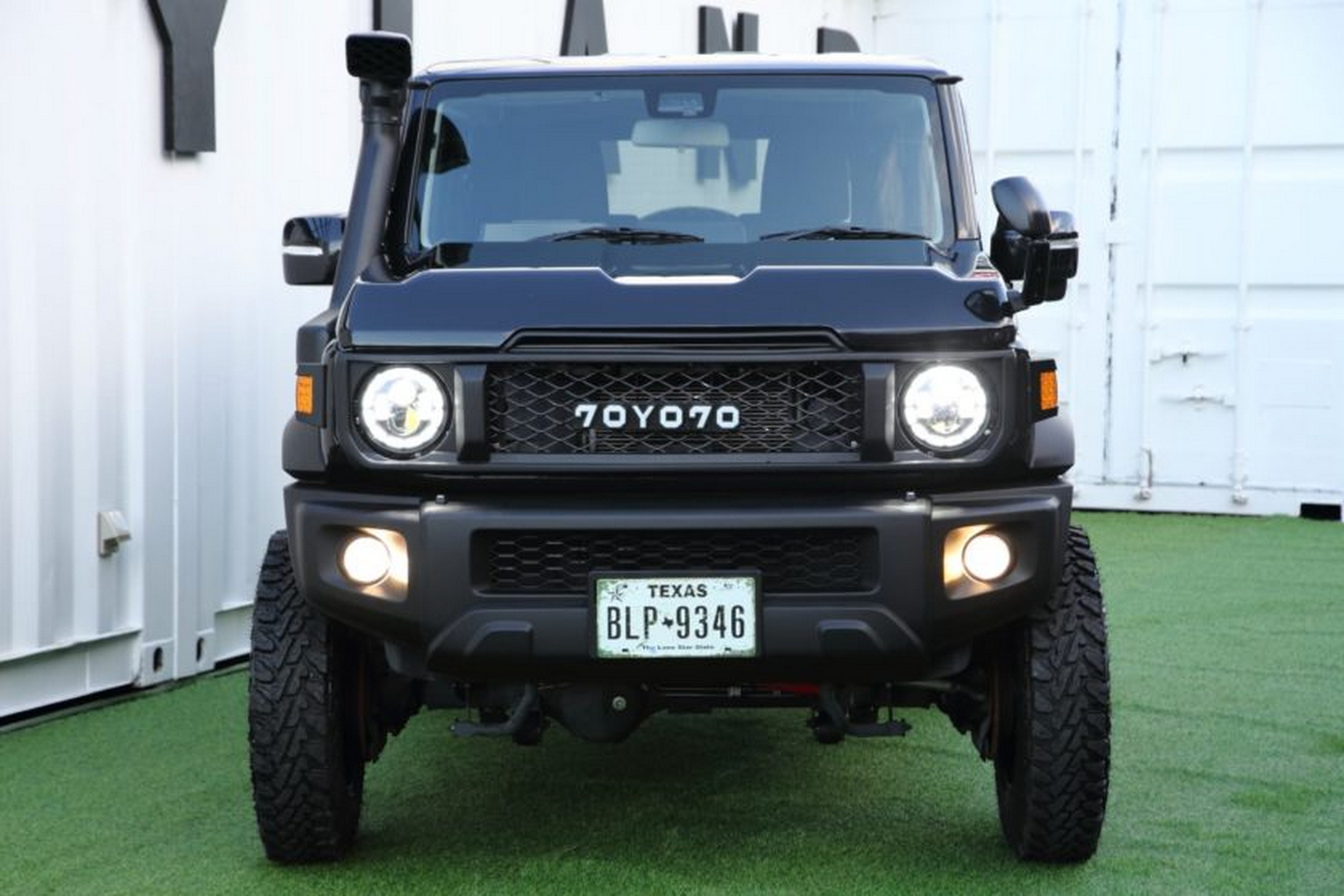 Suzuki Jimny - Toyota Land Cruiser - Black (5)