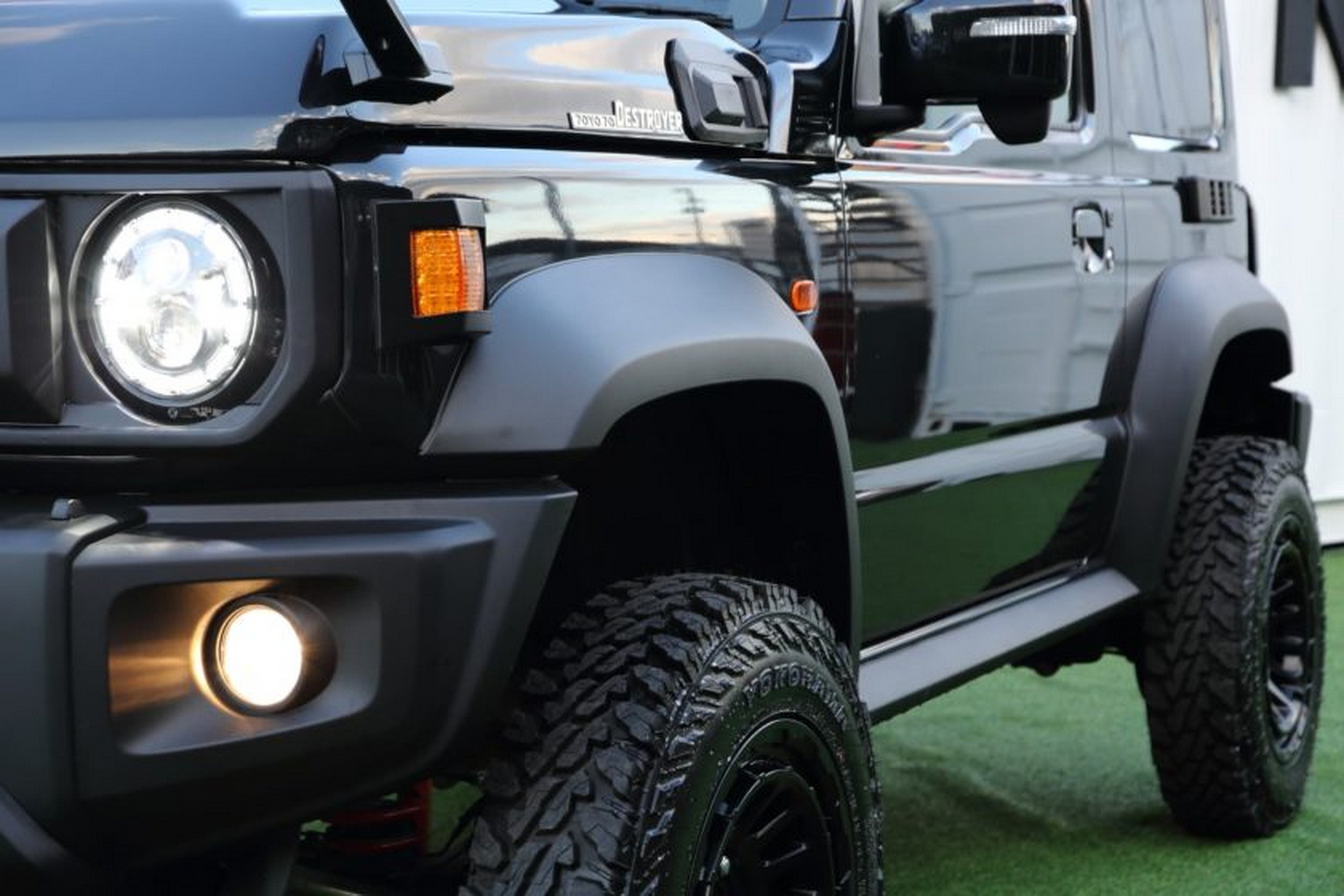 Suzuki Jimny - Toyota Land Cruiser - Black (9)