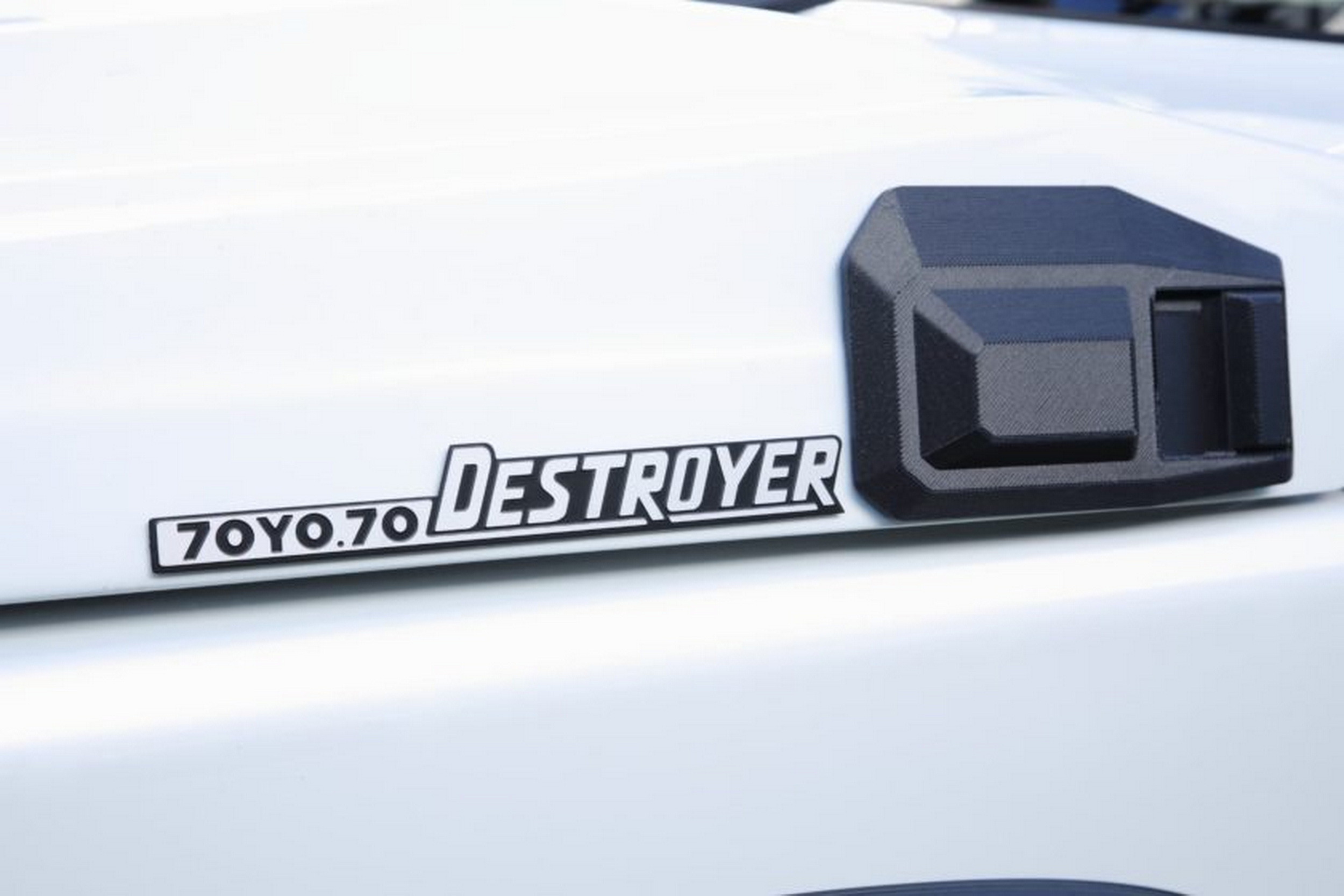 Suzuki Jimny - Toyota Land Cruiser - White (12)