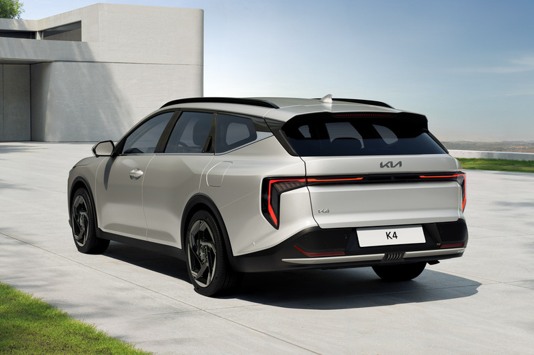 Kia K4 Sportswagon 00001
