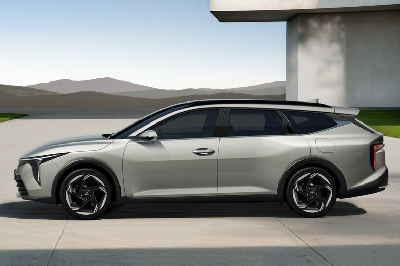 Kia K4 Sportswagon 00003