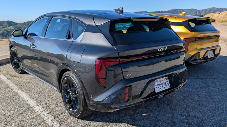 2026 Kia K4 Hatchback GT-Line Turbo by Stephen Rivers for Carscoops 22