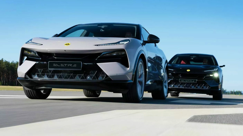 Lotus-Eletre-3aa