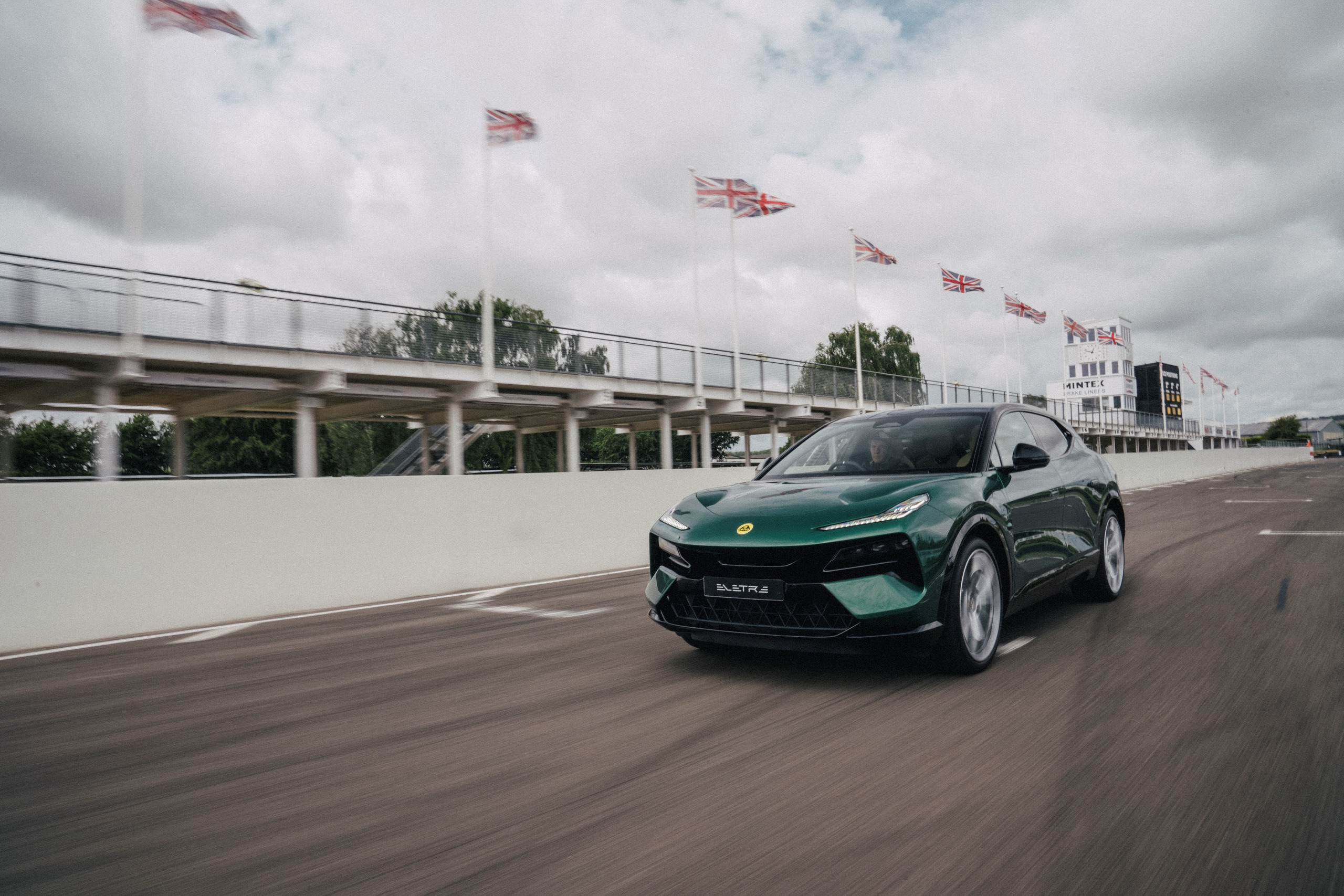 Lotus Eletre 007