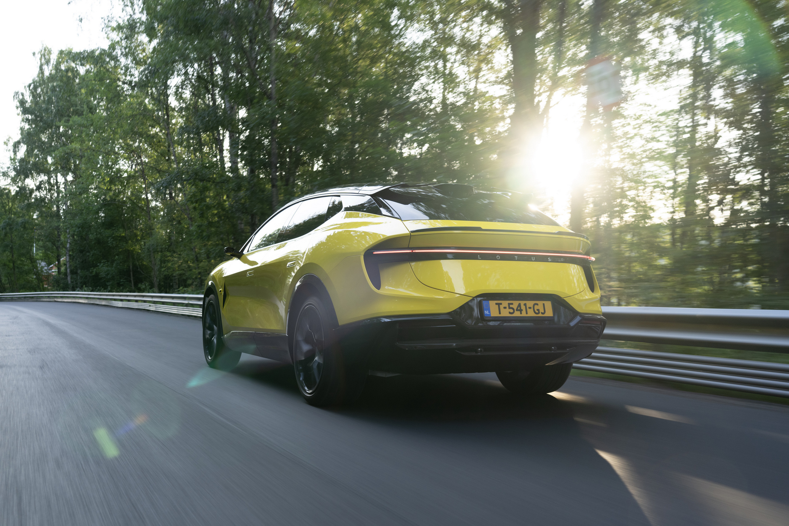 Lotus Eletre 010